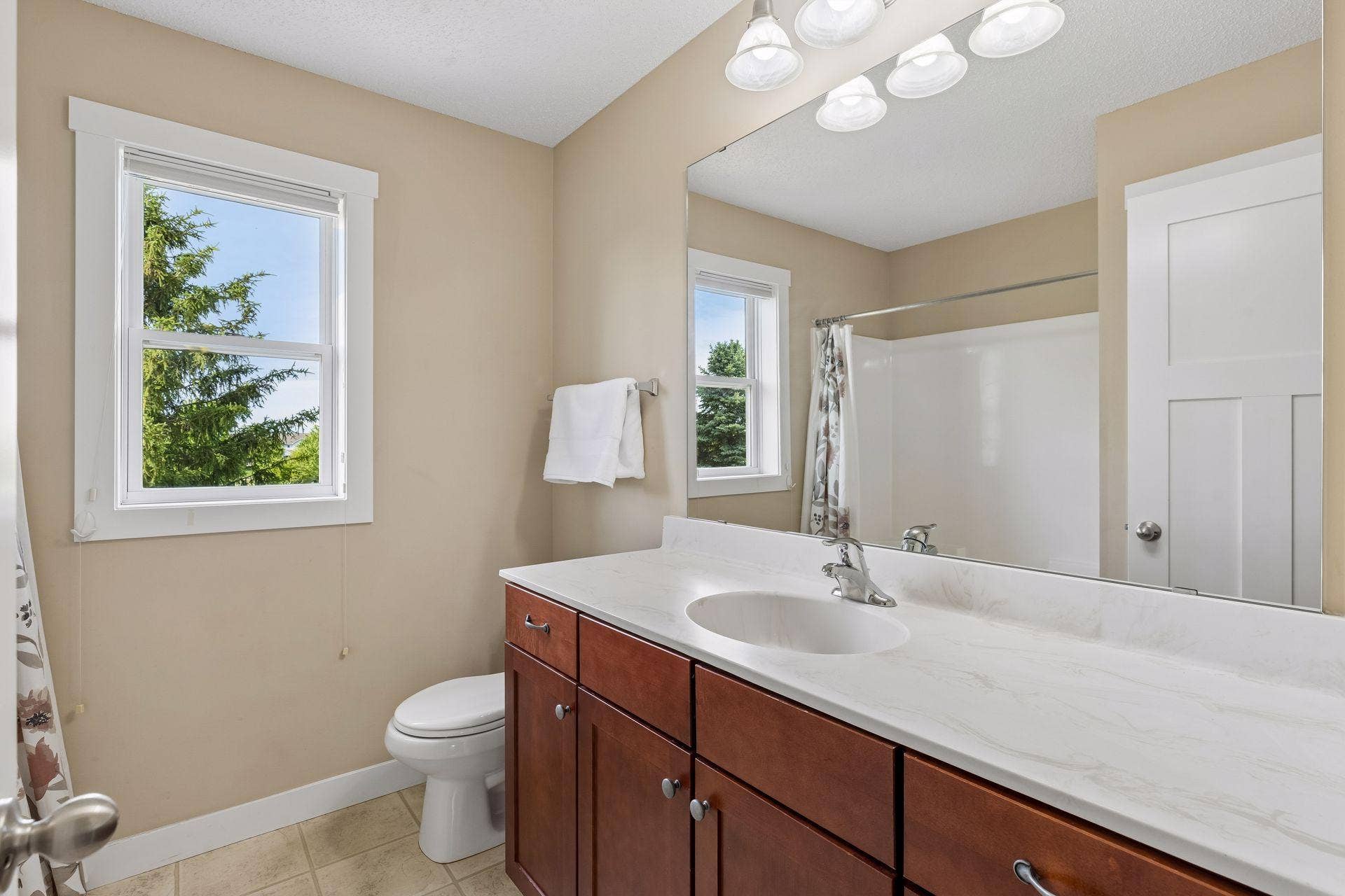 10828 Ashley Lane, Woodbury, MN 55129 10828 Ashley Lane, Woodbury, MN 55129
