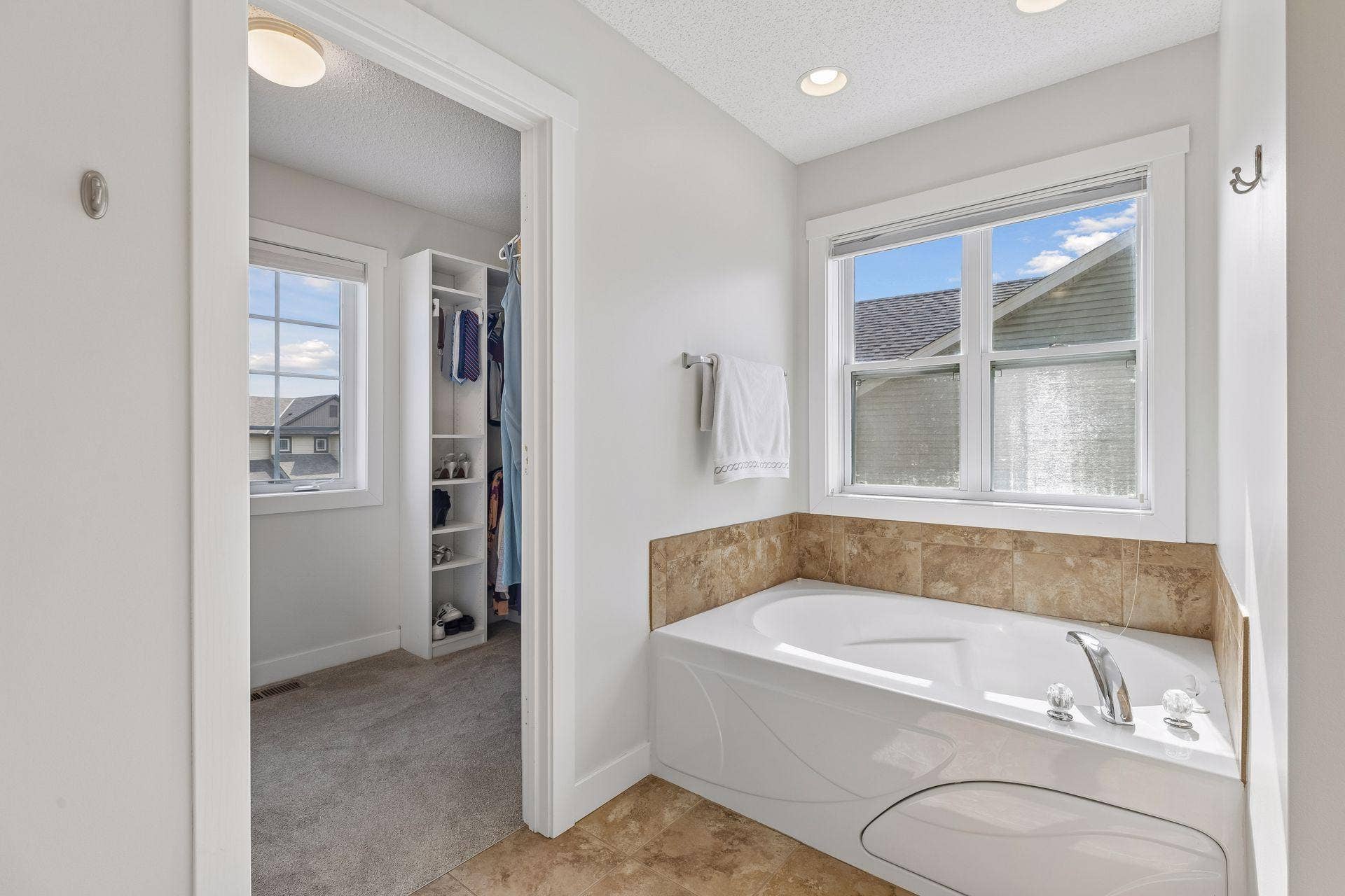 10828 Ashley Lane, Woodbury, MN 55129 10828 Ashley Lane, Woodbury, MN 55129