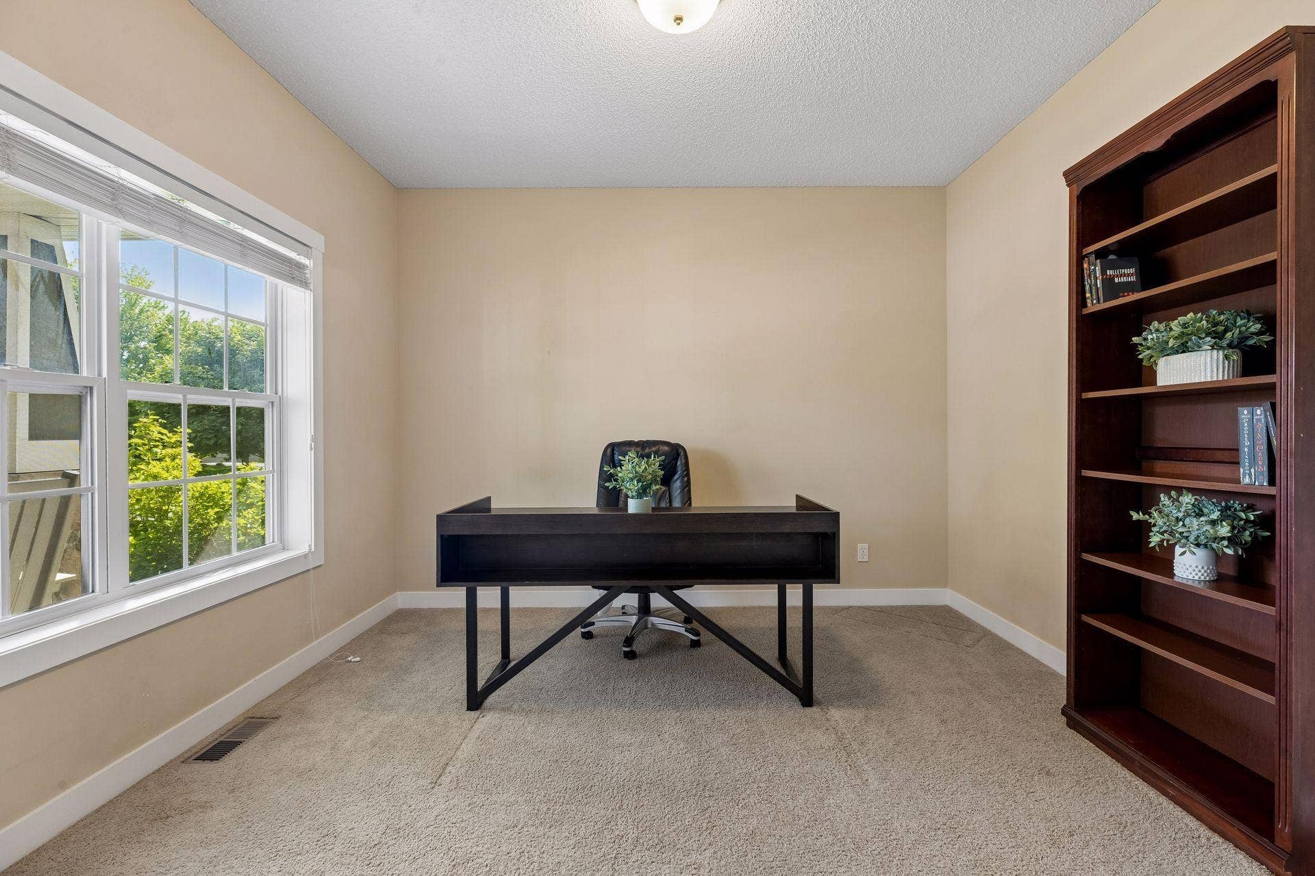 10828 Ashley Lane, Woodbury, MN 55129 10828 Ashley Lane, Woodbury, MN 55129