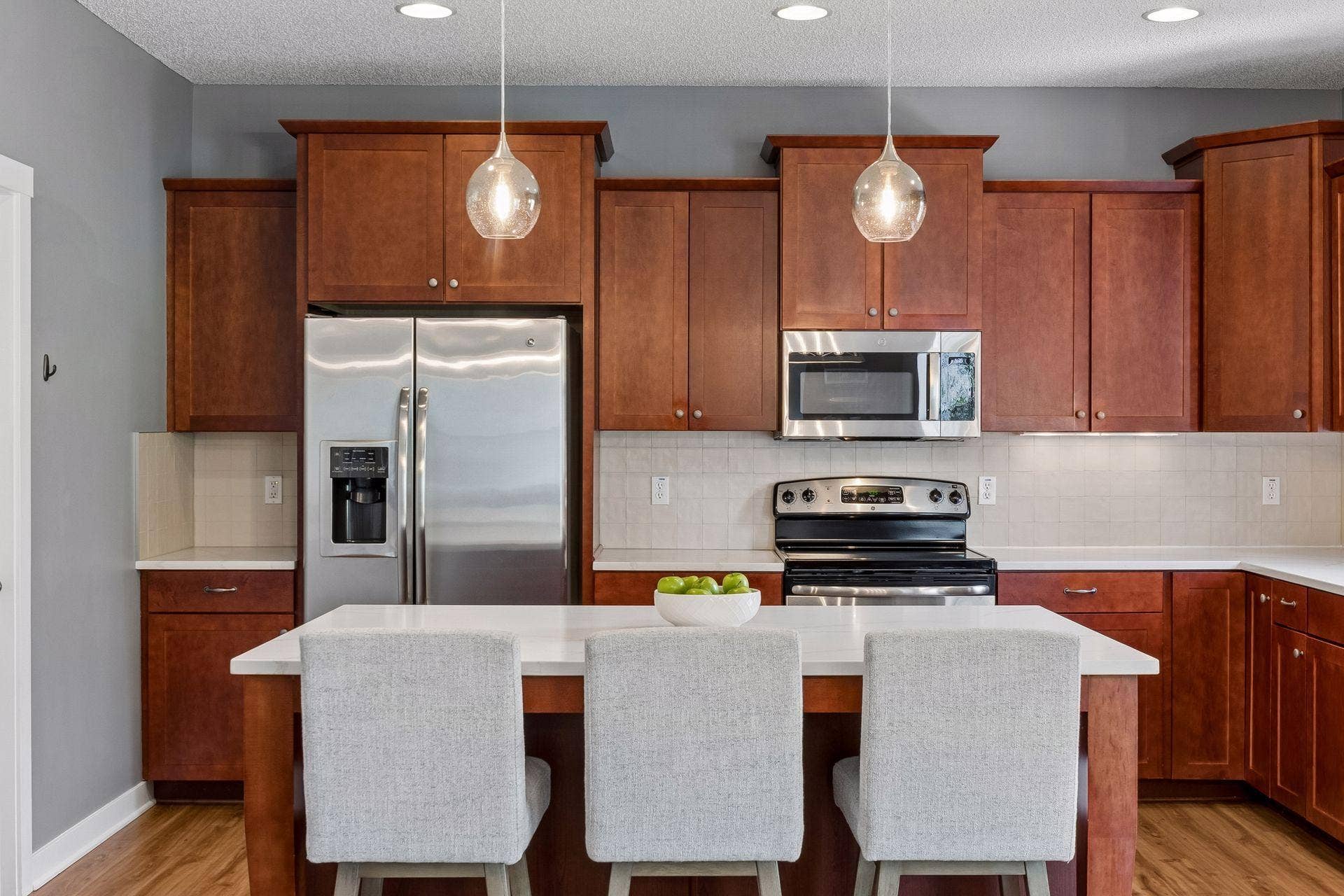10828 Ashley Lane, Woodbury, MN 55129 10828 Ashley Lane, Woodbury, MN 55129
