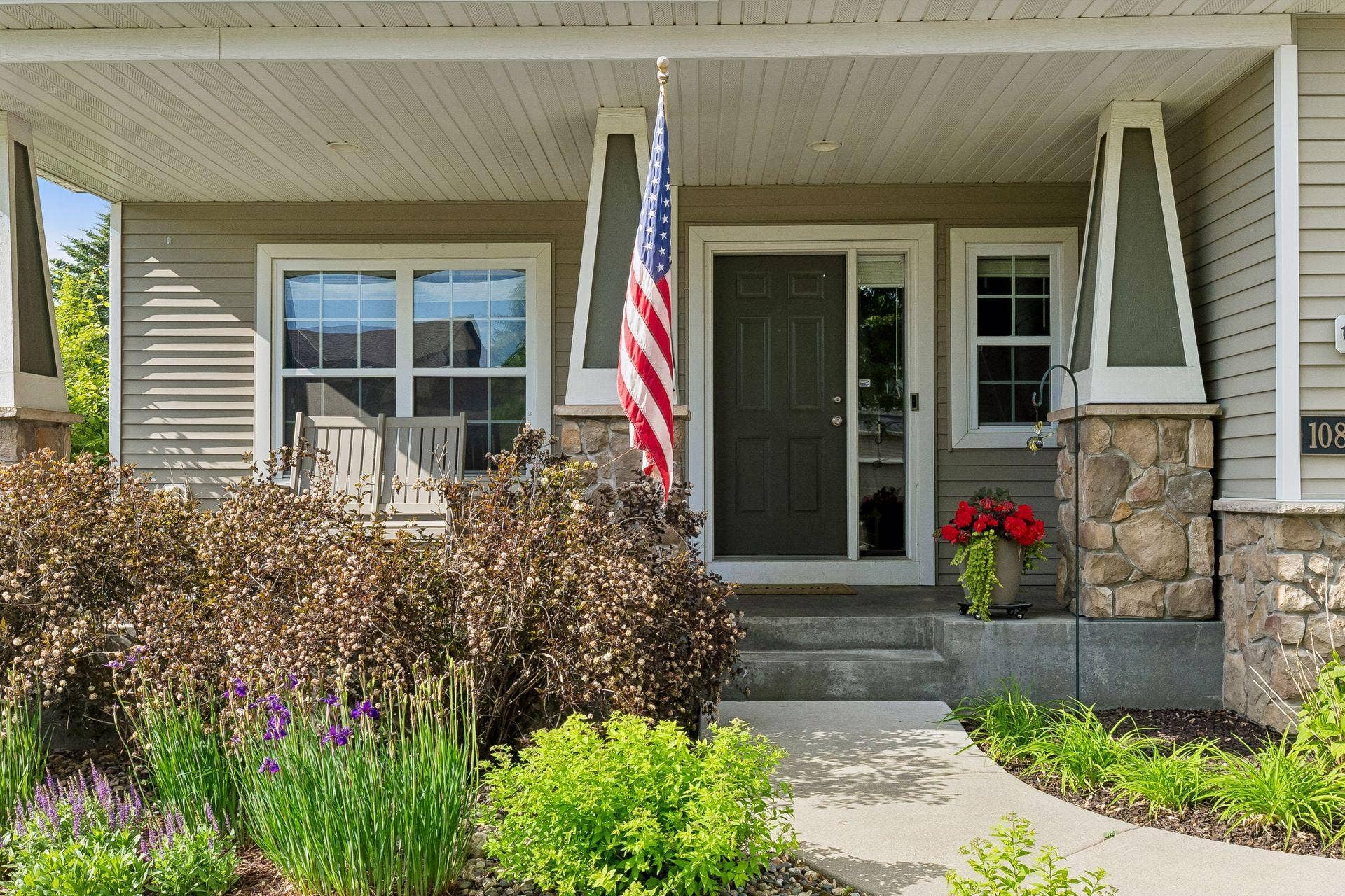 10828 Ashley Lane, Woodbury, MN 55129 10828 Ashley Lane, Woodbury, MN 55129