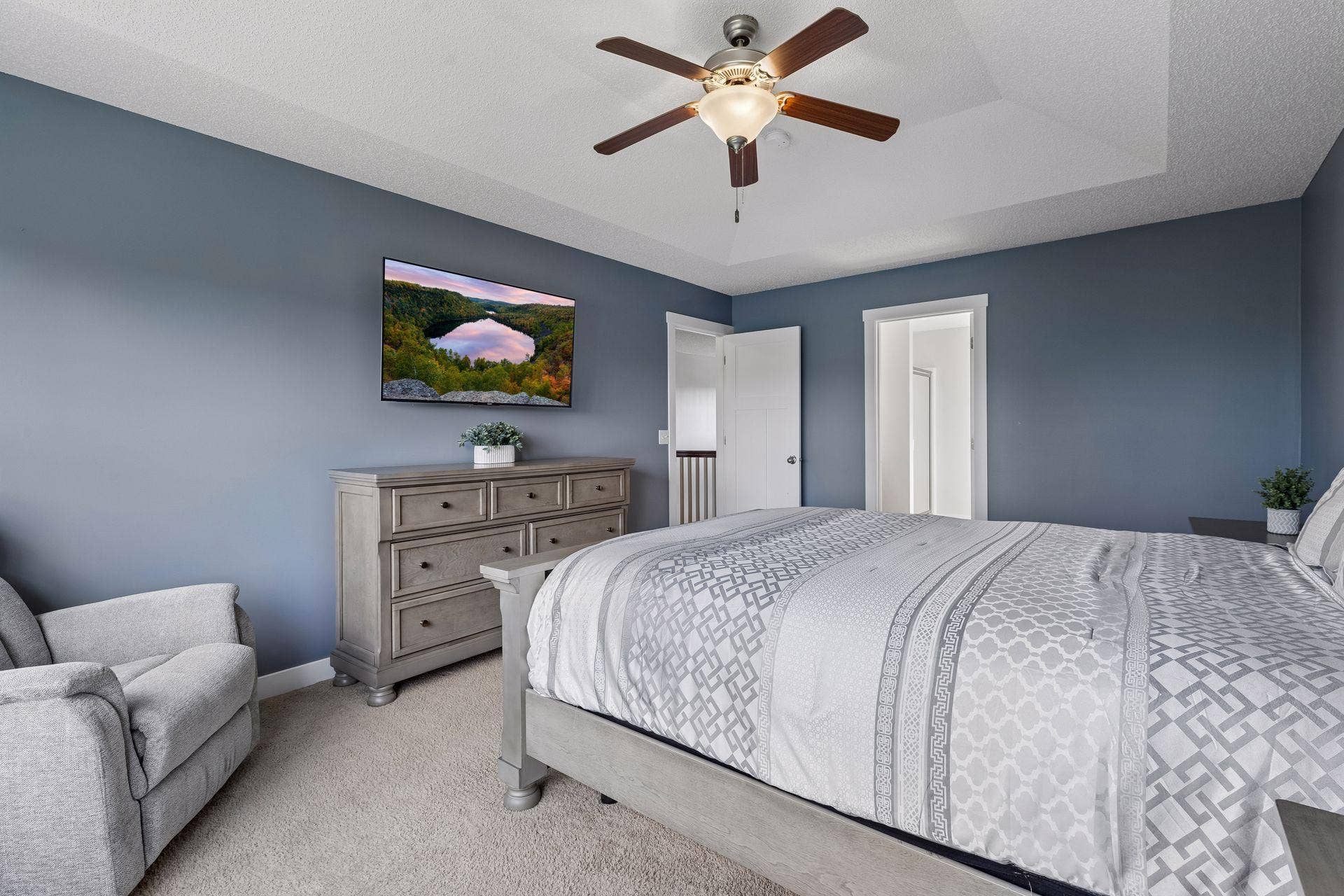 10828 Ashley Lane, Woodbury, MN 55129 10828 Ashley Lane, Woodbury, MN 55129