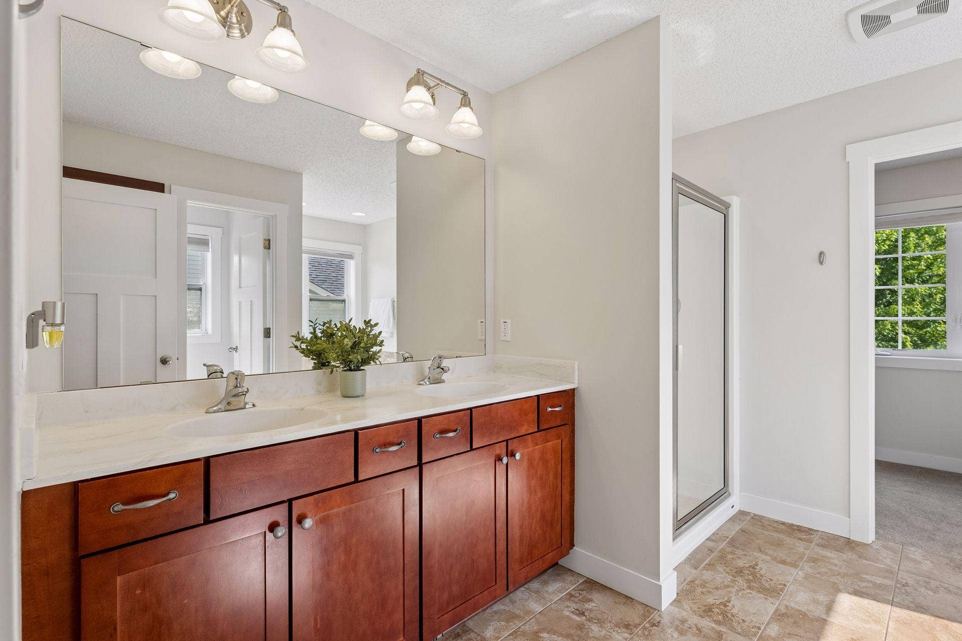 10828 Ashley Lane, Woodbury, MN 55129 10828 Ashley Lane, Woodbury, MN 55129