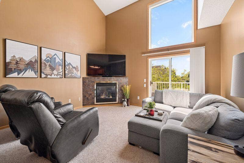 3867 Abercrombie Lane, Stillwater, MN 55082 Main floor living room.