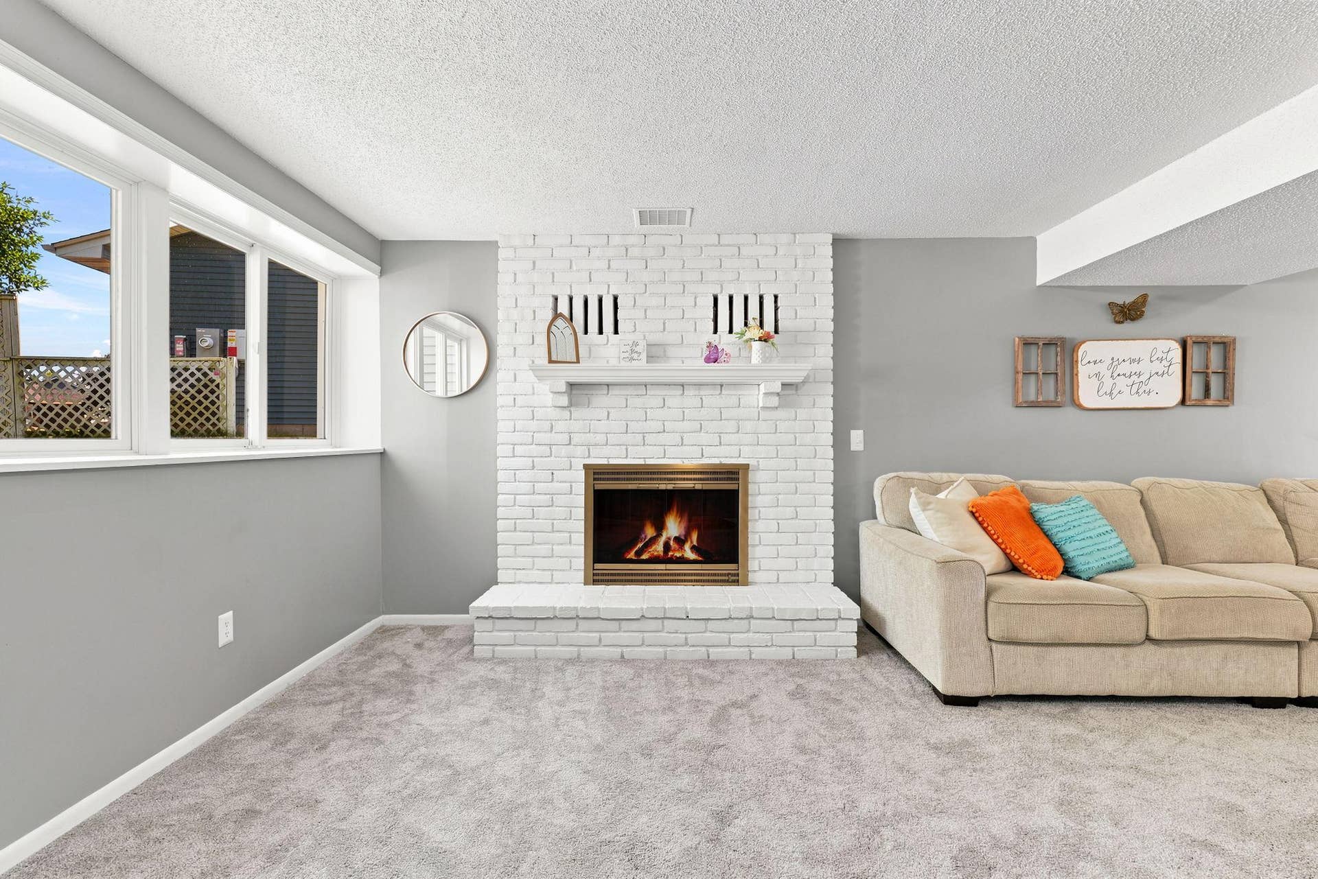 2682 Guthrie Avenue N, Oakdale, MN 55128