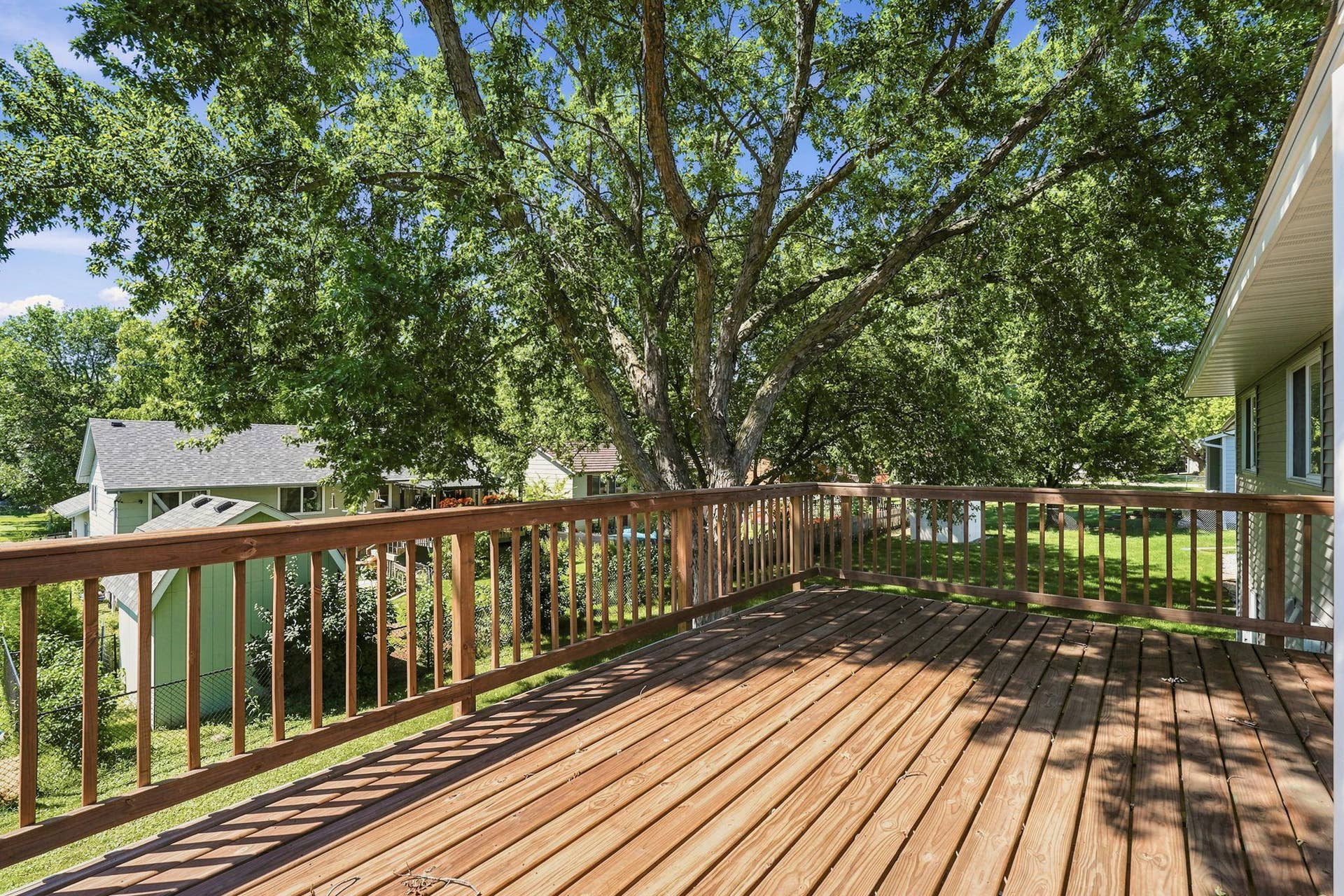 2682 Guthrie Avenue N, Oakdale, MN 55128