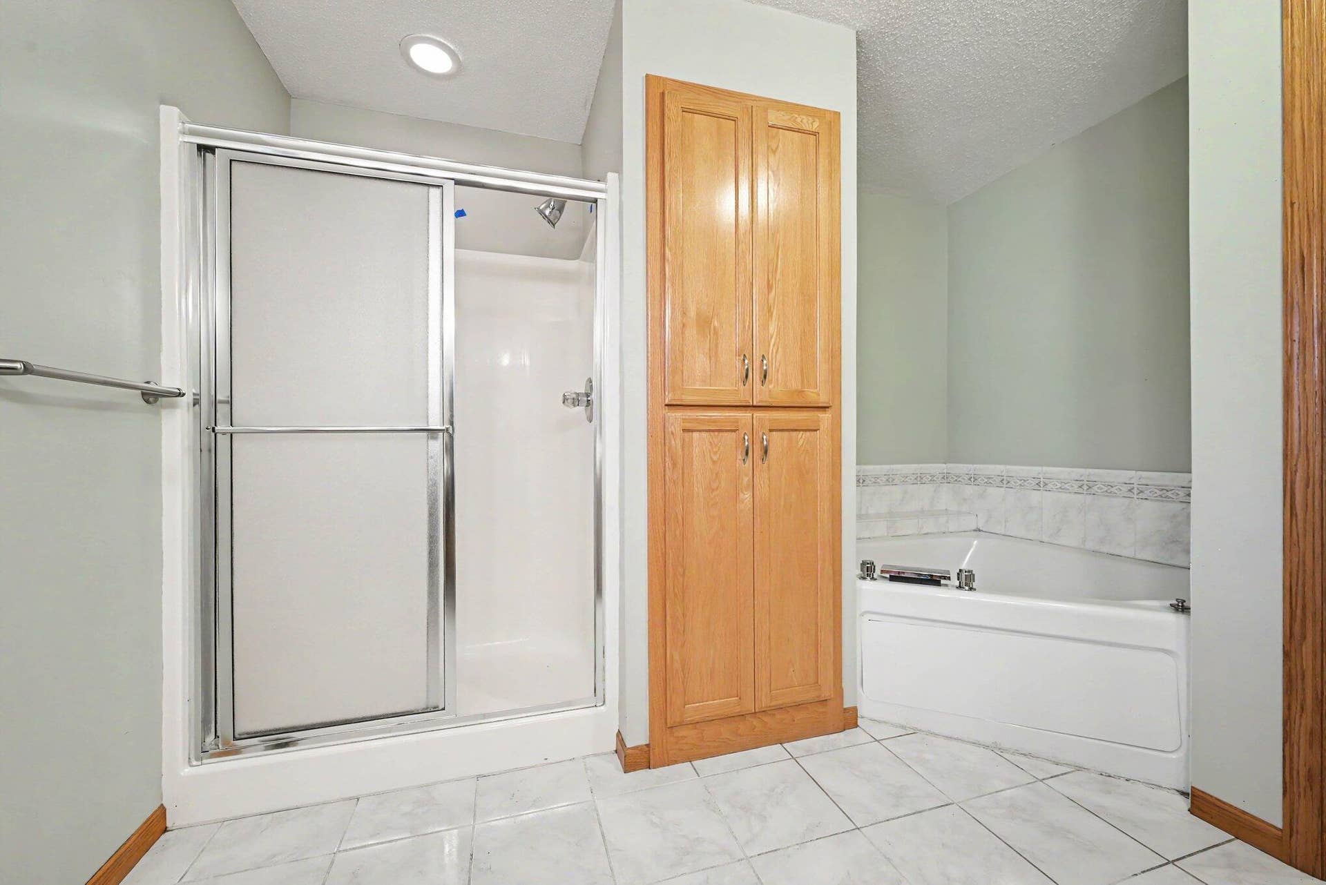3850 Jamestown Curve, Woodbury, MN 55129 19_beyc6a55a6f894a03.jpg
