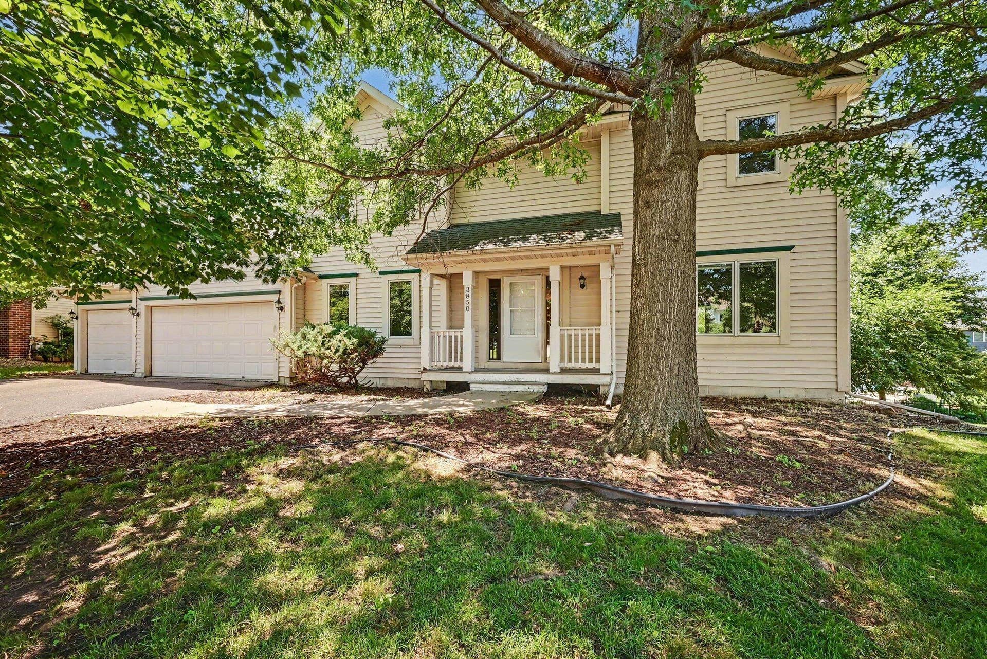 3850 Jamestown Curve, Woodbury, MN 55129 02_beyc6a55a6aa57c9e.jpg