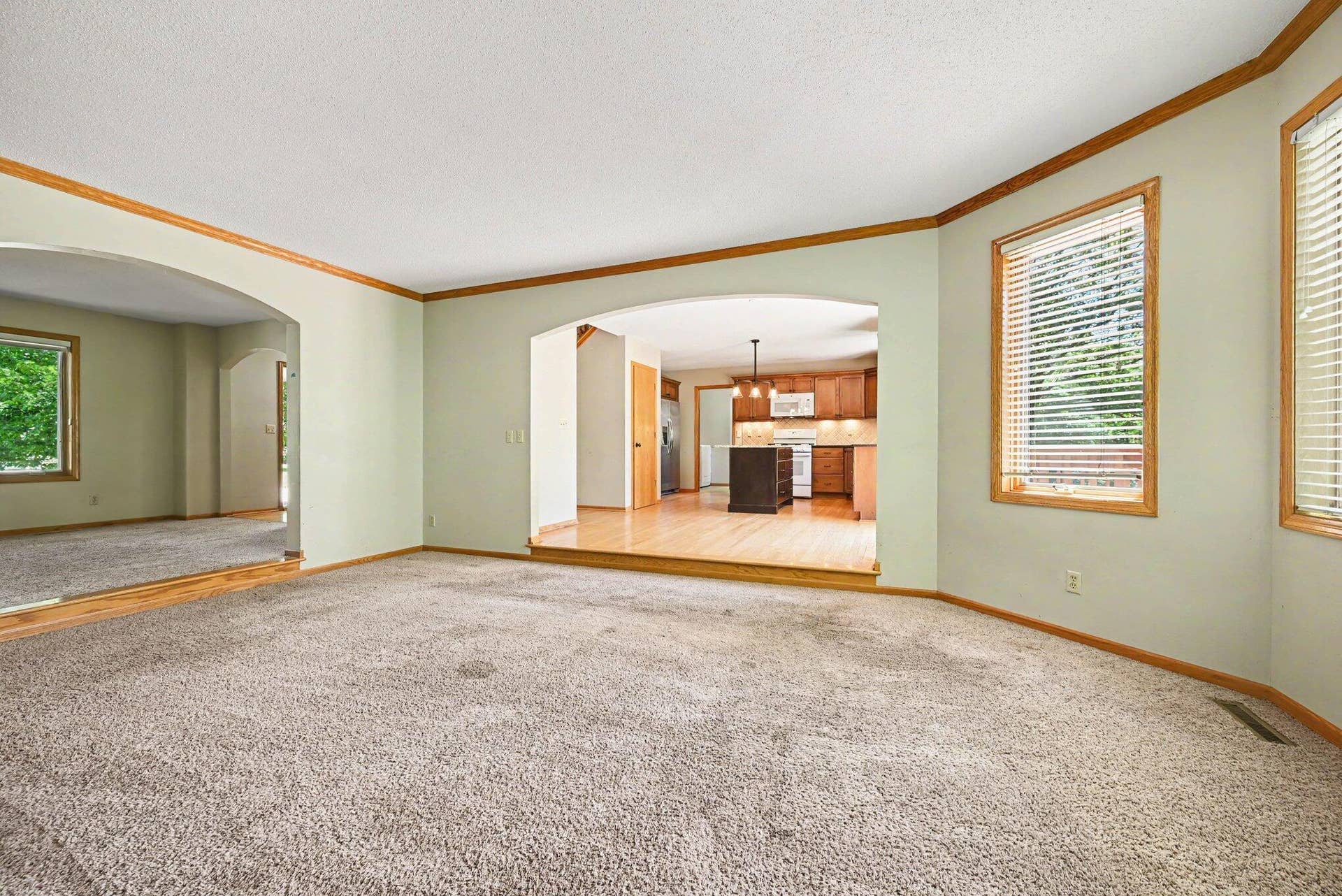 3850 Jamestown Curve, Woodbury, MN 55129 15_beyc6a55a6ef2ed84.jpg