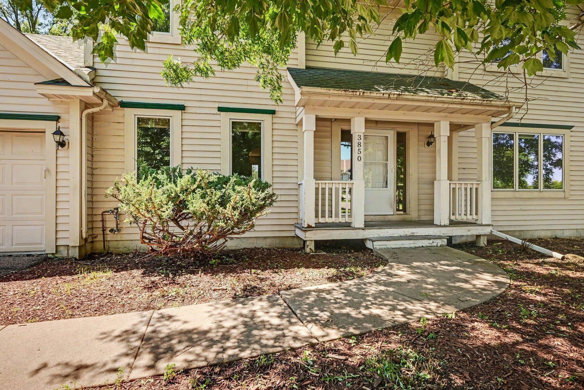 3850 Jamestown Curve, Woodbury, MN 55129 03_beyc6a55a6aa6d354.jpg