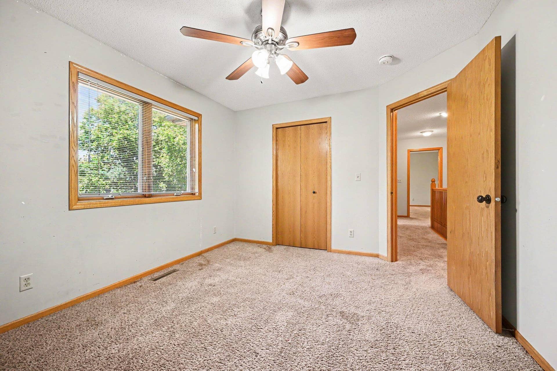 3850 Jamestown Curve, Woodbury, MN 55129 24_beyc6a55a7049cf0e.jpg