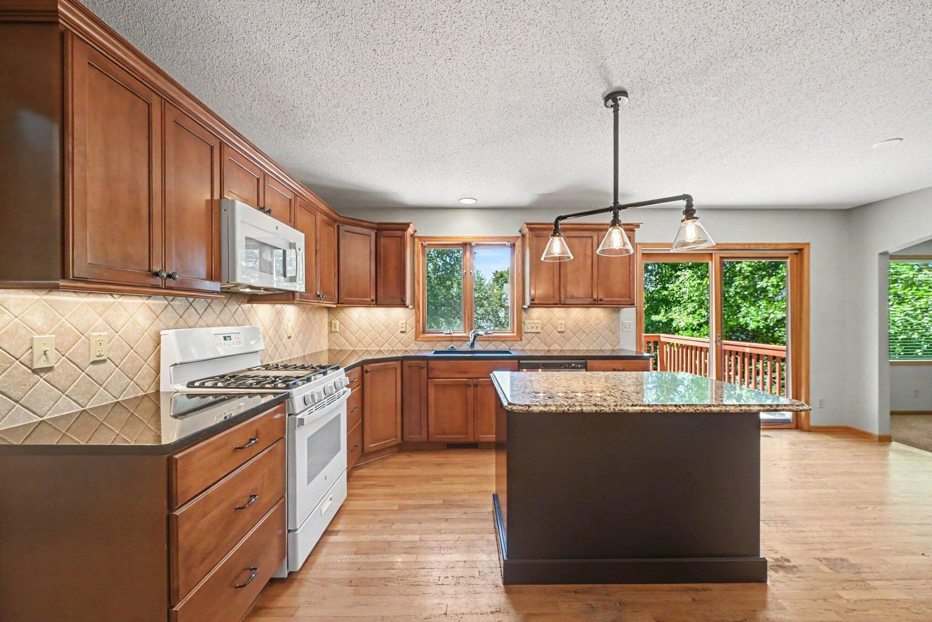 3850 Jamestown Curve, Woodbury, MN 55129 12_beyc6a55a6e9bfbfd.jpg