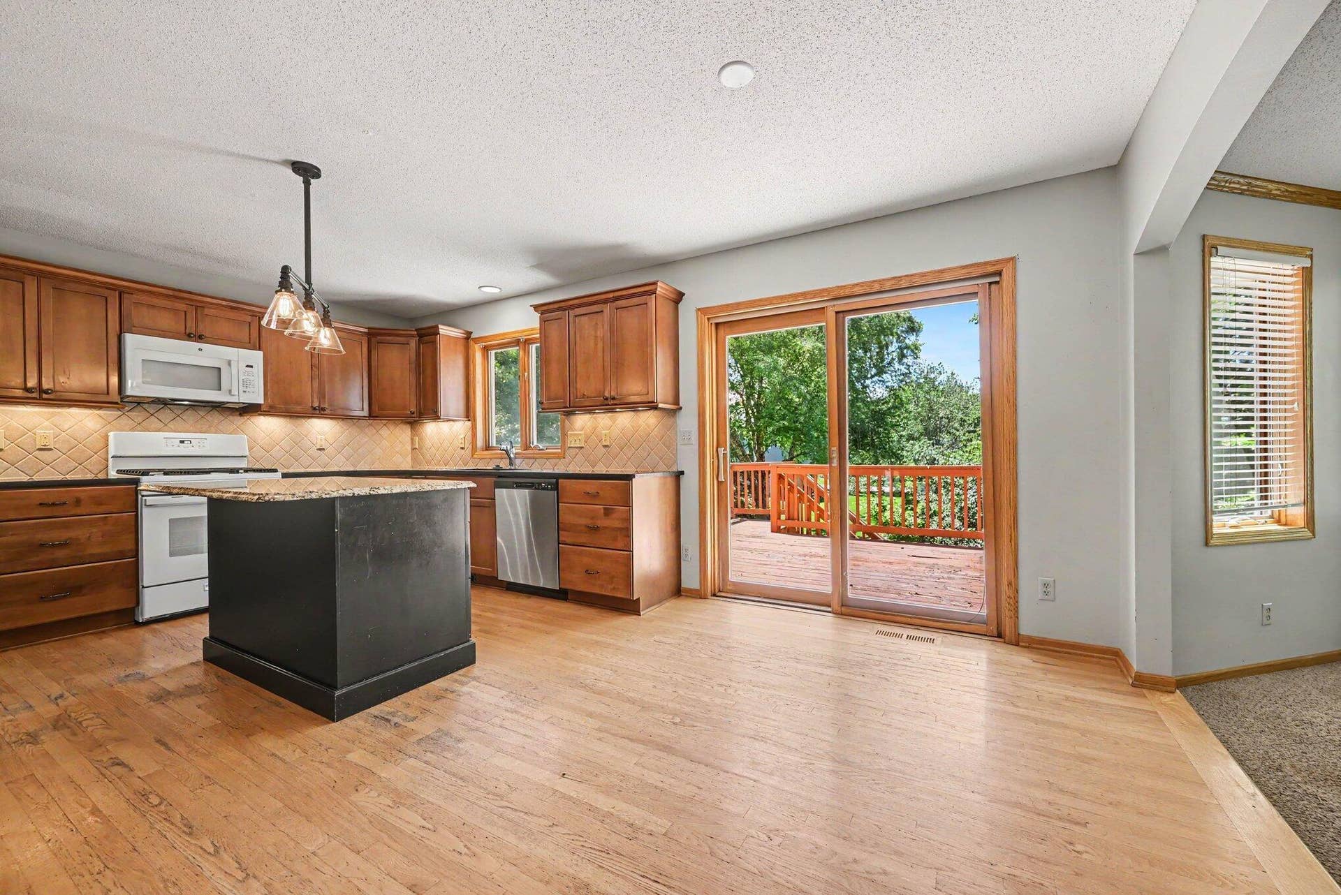 3850 Jamestown Curve, Woodbury, MN 55129 11_beyc6a55a6e5606d3.jpg