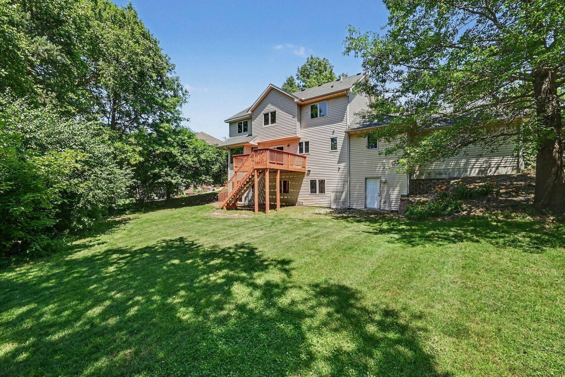 3850 Jamestown Curve, Woodbury, MN 55129 05_beyc6a55a6b55a716.jpg