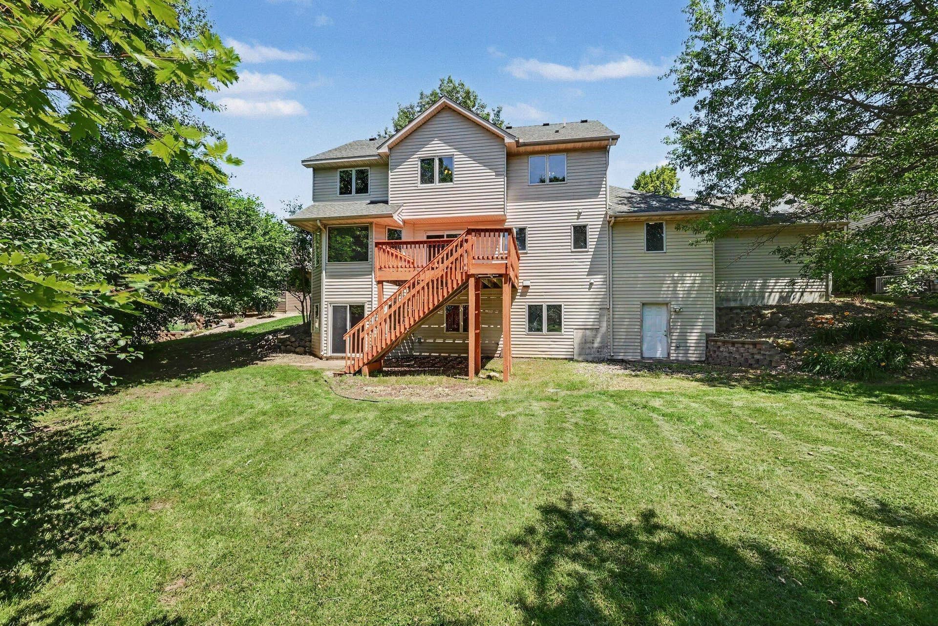 3850 Jamestown Curve, Woodbury, MN 55129 04_beyc6a55a6b03eb40.jpg