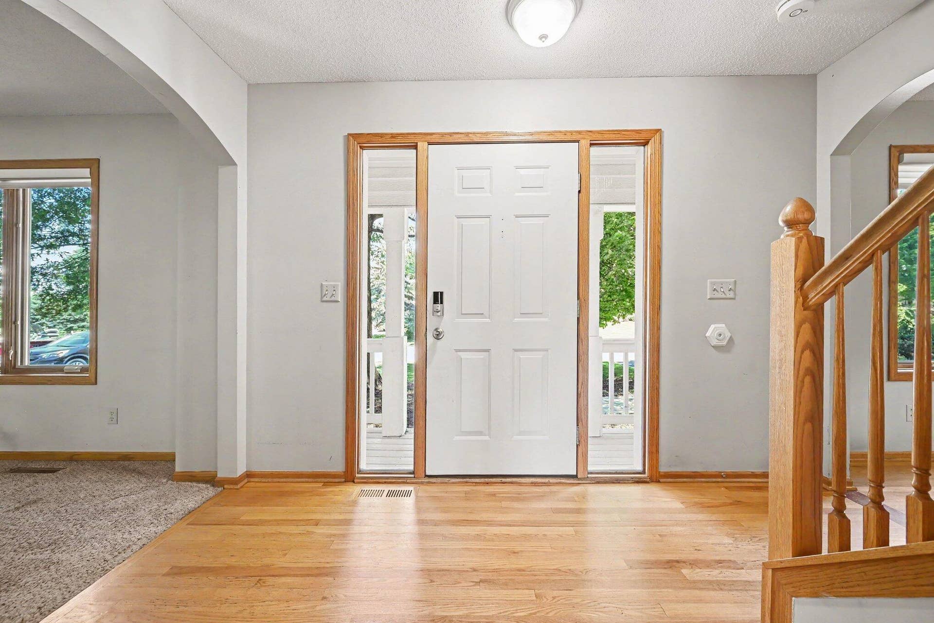 3850 Jamestown Curve, Woodbury, MN 55129 06_beyc6a55a6df24750.jpg