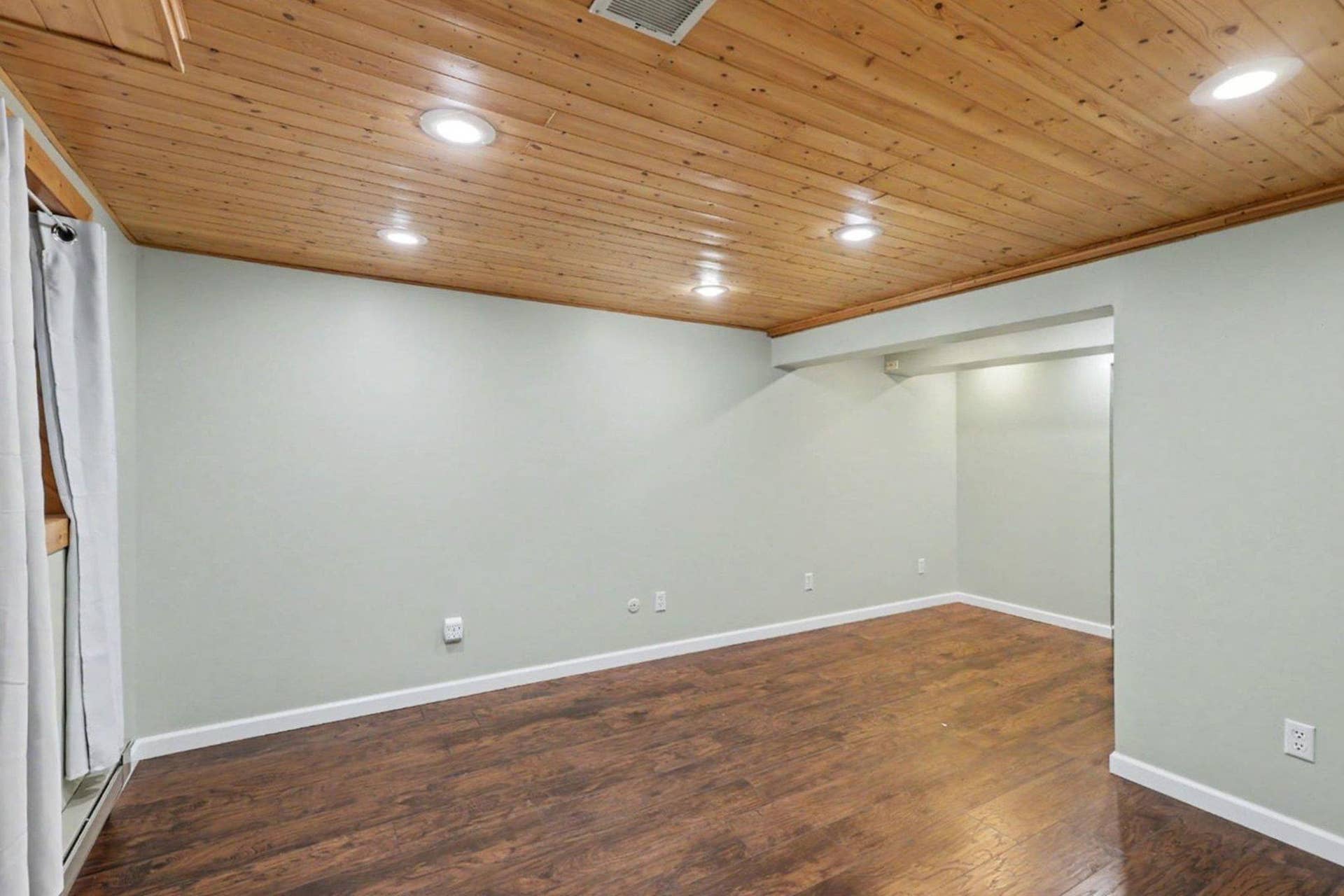 4858 Carolyn Lane, White Bear Lake, MN 55110 020_file_8125.jpg