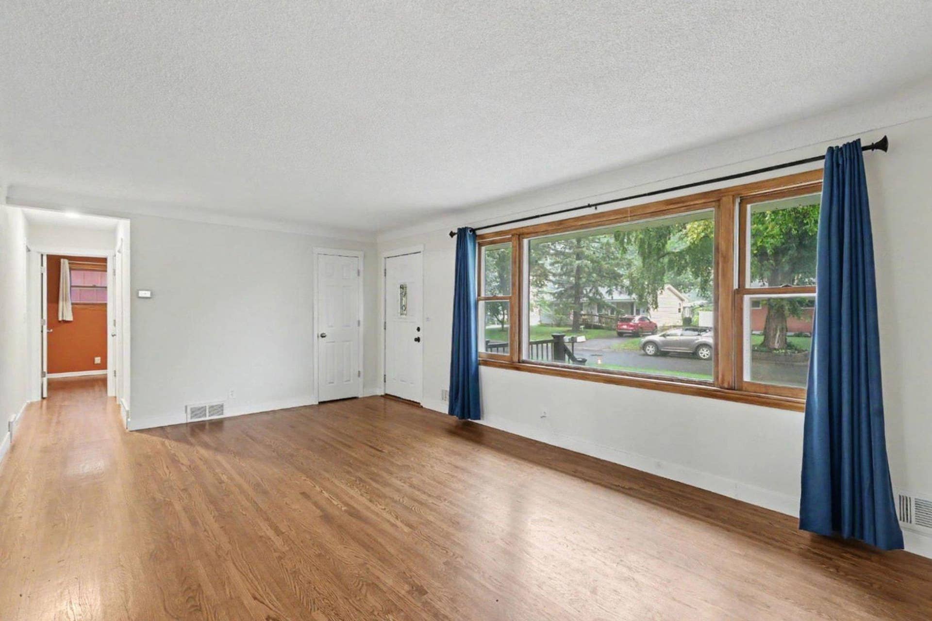 4858 Carolyn Lane, White Bear Lake, MN 55110 003_lx7a3724_2_652.jpg