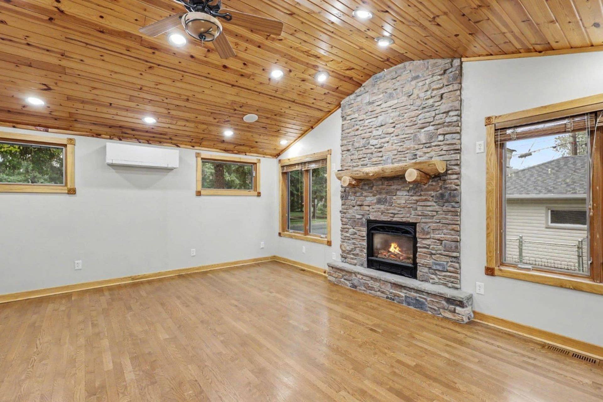 4858 Carolyn Lane, White Bear Lake, MN 55110 005_file_4691.jpg