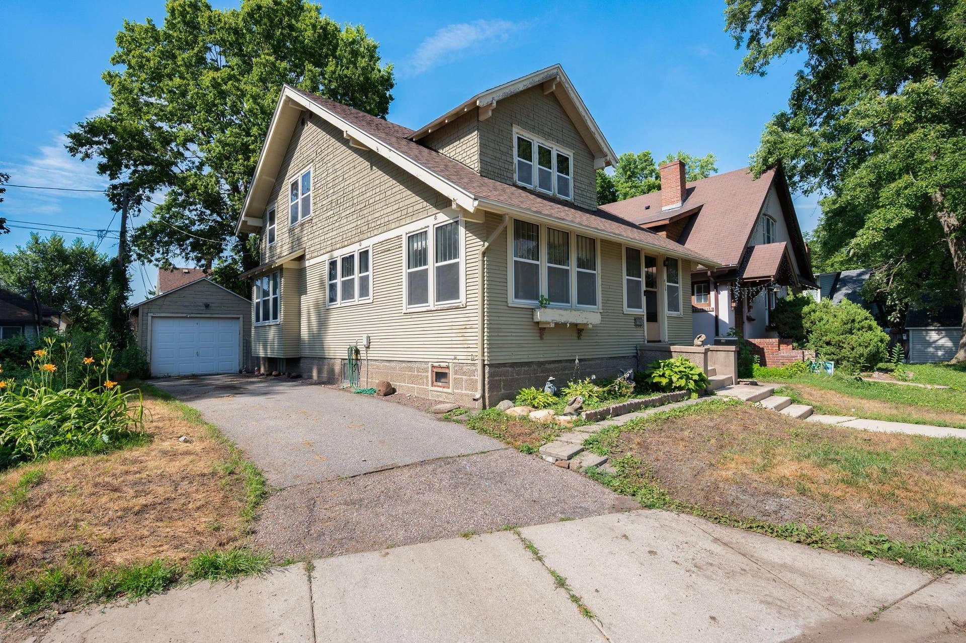 406 Lewis St Mankato MN-04.jpg