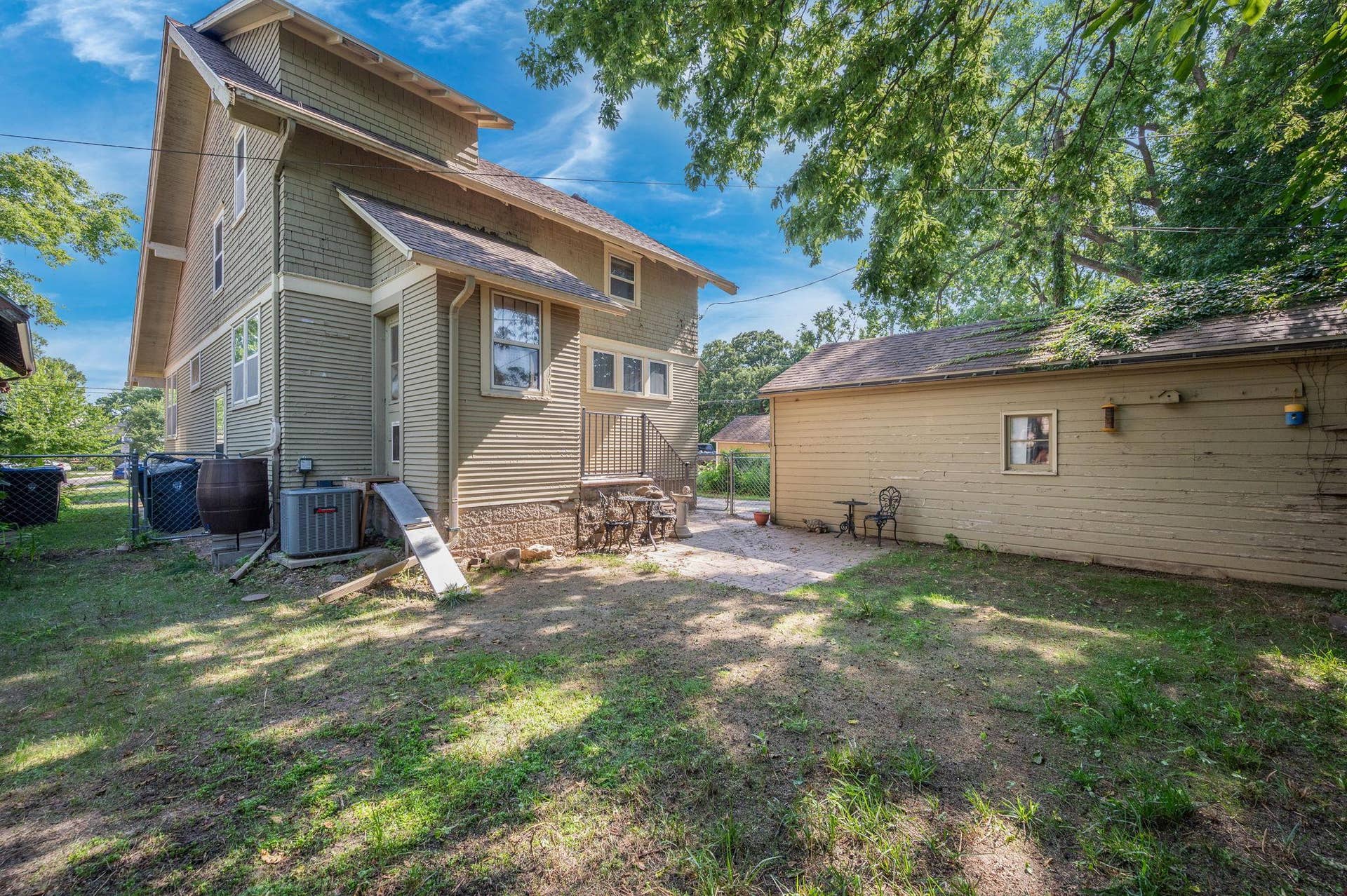 406 Lewis St Mankato MN-07.jpg