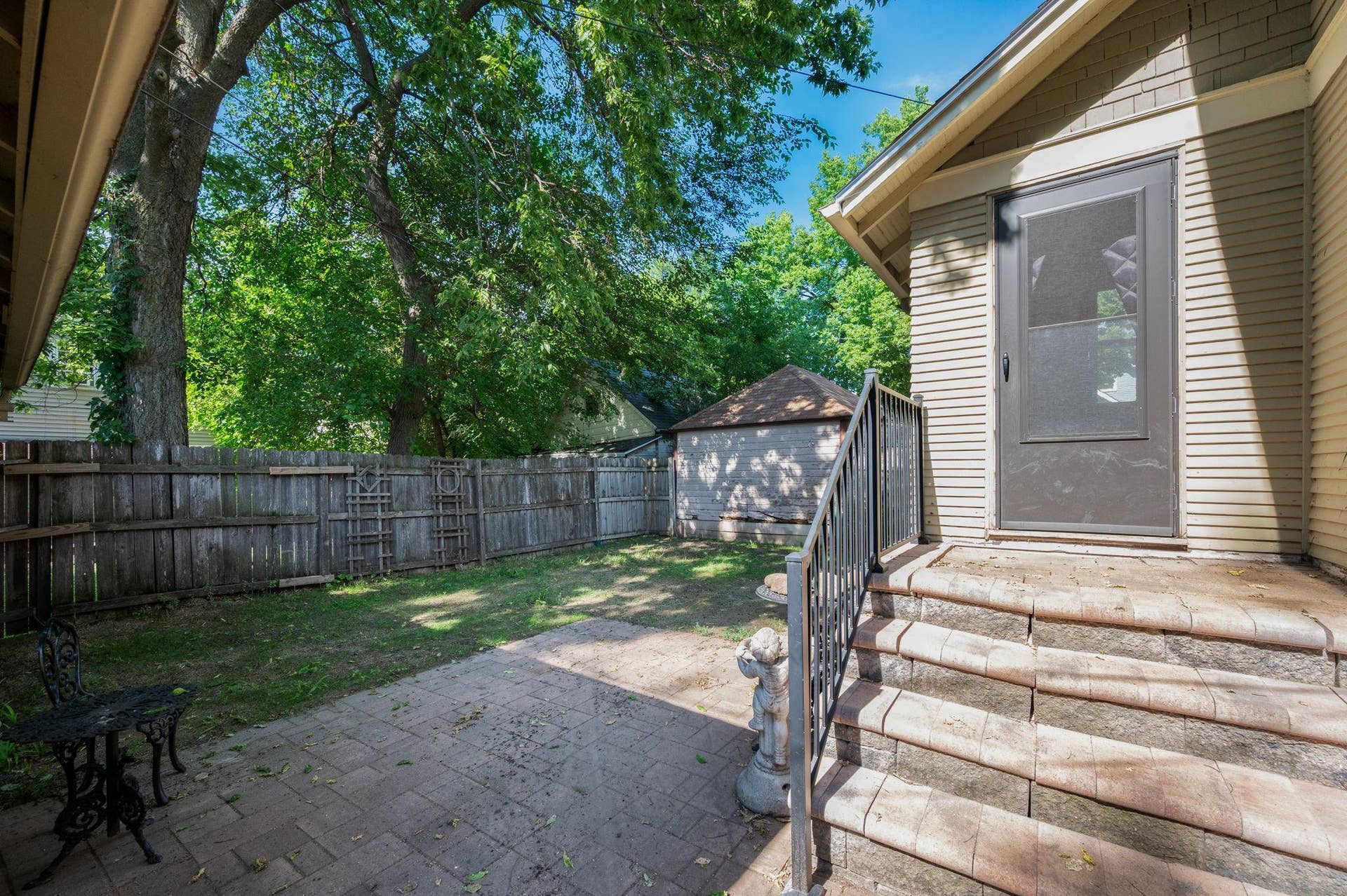 406 Lewis St Mankato MN-05.jpg