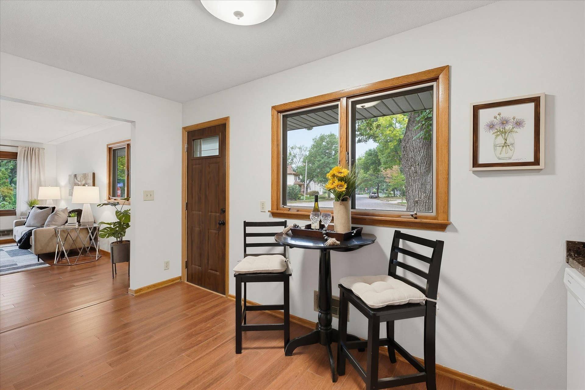 625 Summer Street NE, 71, Minneapolis, MN 55413 625 Summer - Kitchen with outside view and access to Living Room