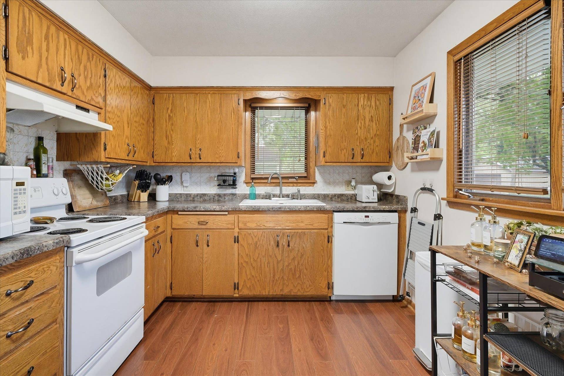 625 Summer Street NE, 71, Minneapolis, MN 55413 627 Summer - Kitchen