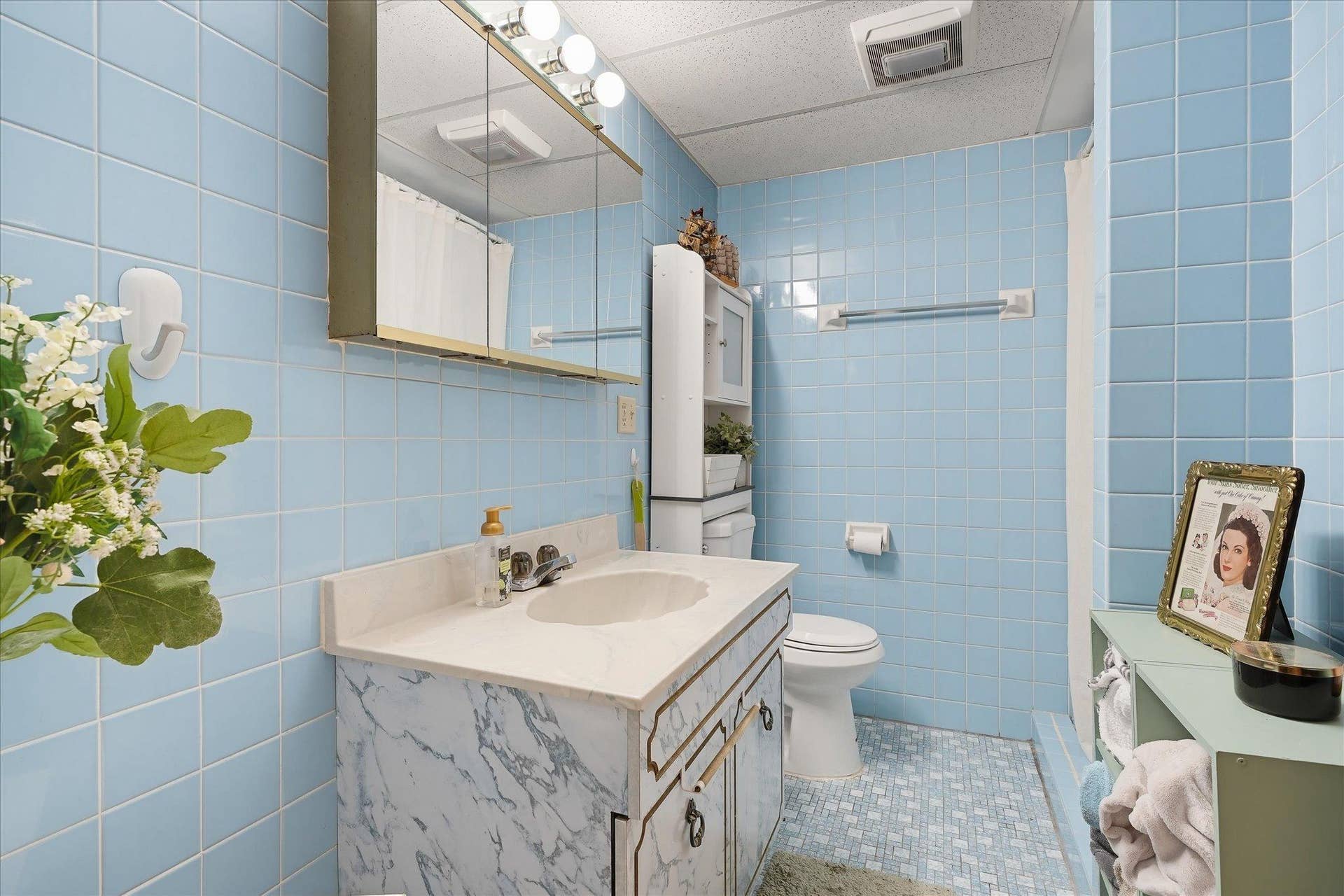 625 Summer Street NE, 71, Minneapolis, MN 55413 627 Summer - Lower Level 3/4 Bathroom