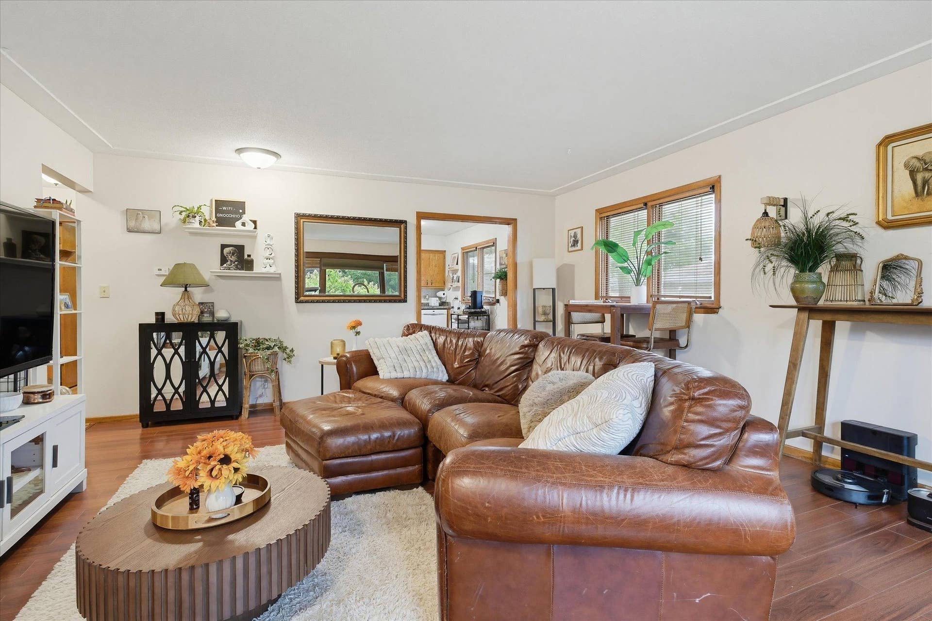 625 Summer Street NE, 71, Minneapolis, MN 55413 627 Summer - Living Room