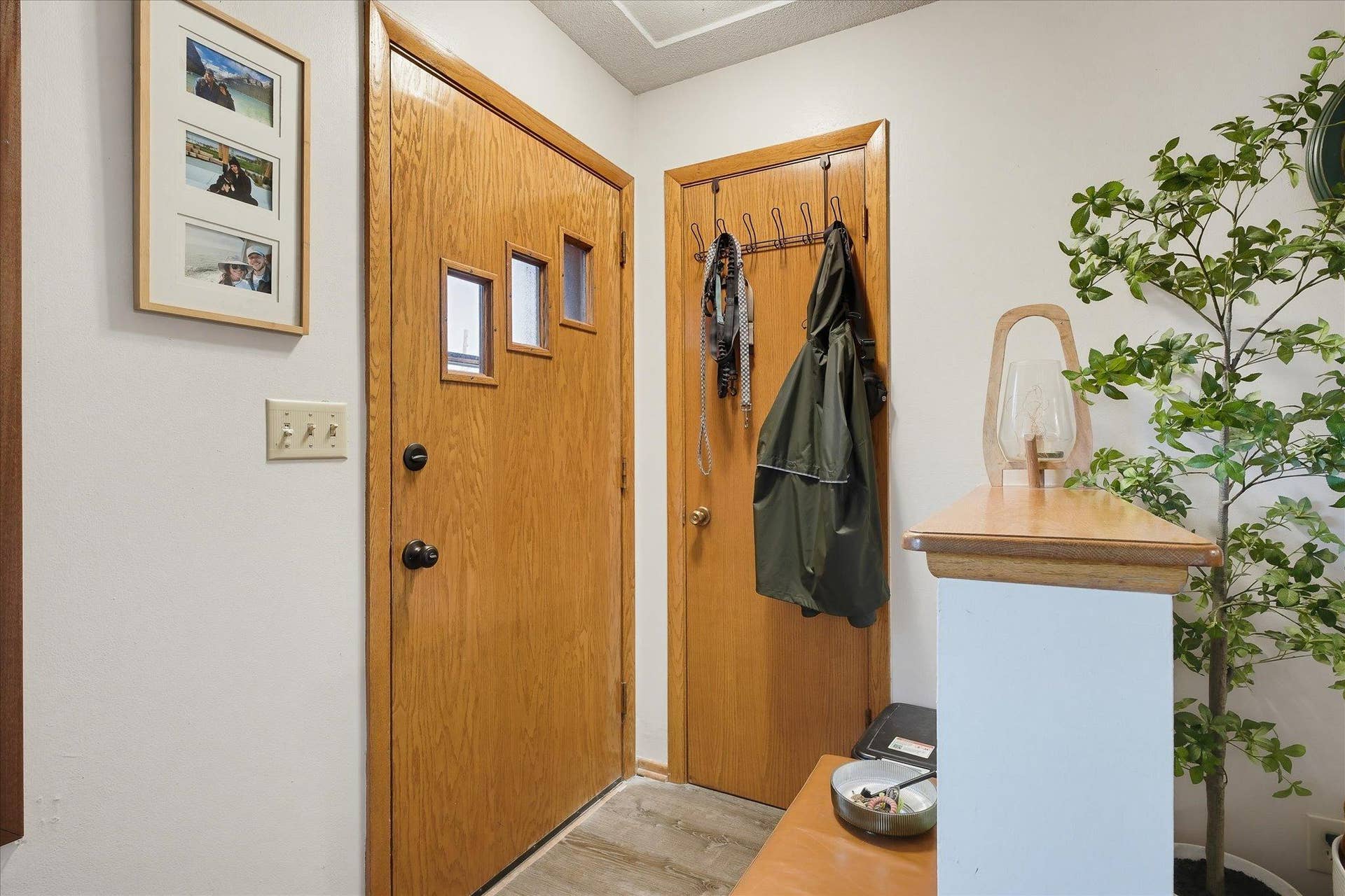 625 Summer Street NE, 71, Minneapolis, MN 55413 627 Summer - Entryway