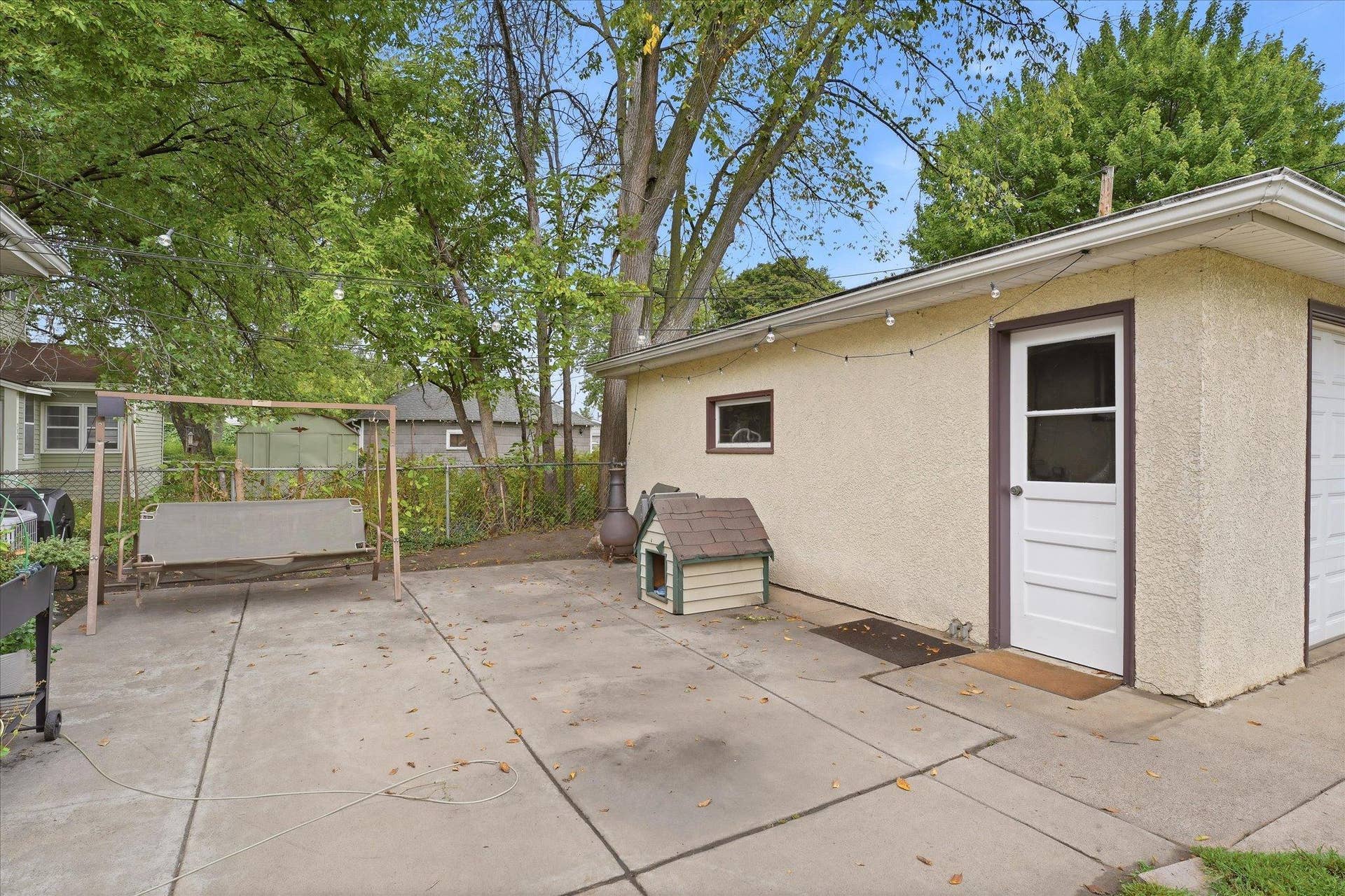 625 Summer Street NE, 71, Minneapolis, MN 55413 625-627 Summer - Side Patio and Detached Garage