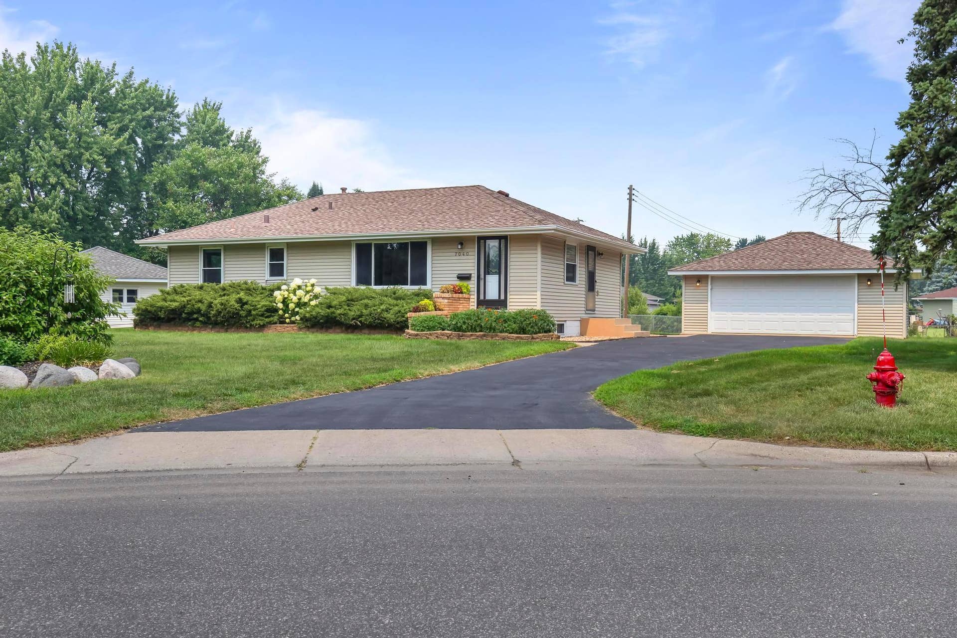 7040 Jersey Avenue N, Brooklyn Park, MN 55428 Welcome to 7040 Jersey Ave N