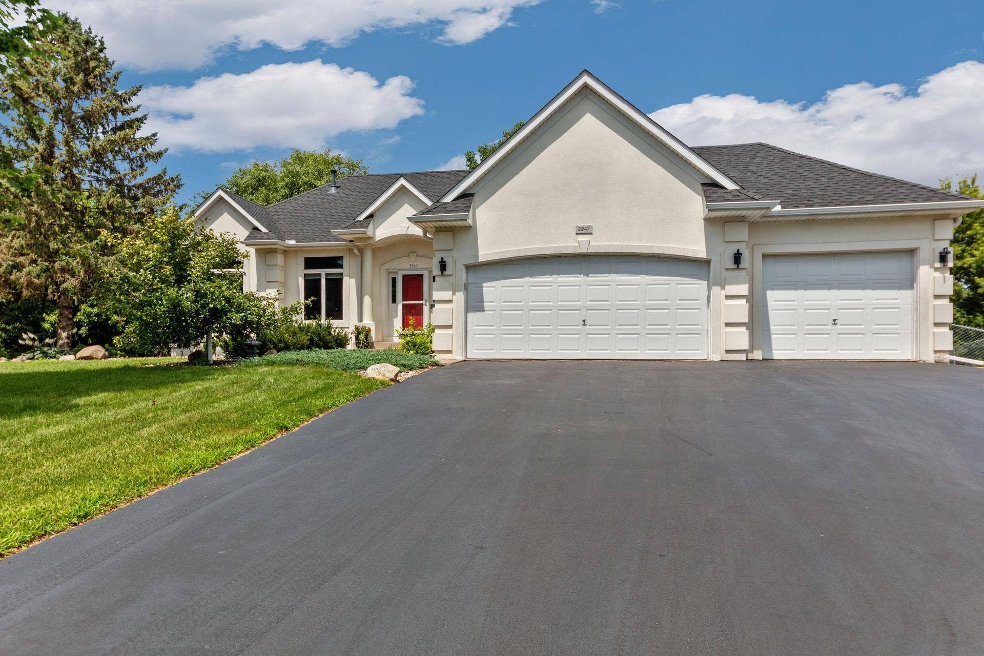 3947 Bailey Ridge Draw, Woodbury, MN 55125 1920x1280_100_1784209541652_17841523167210s7a5710.jpg
