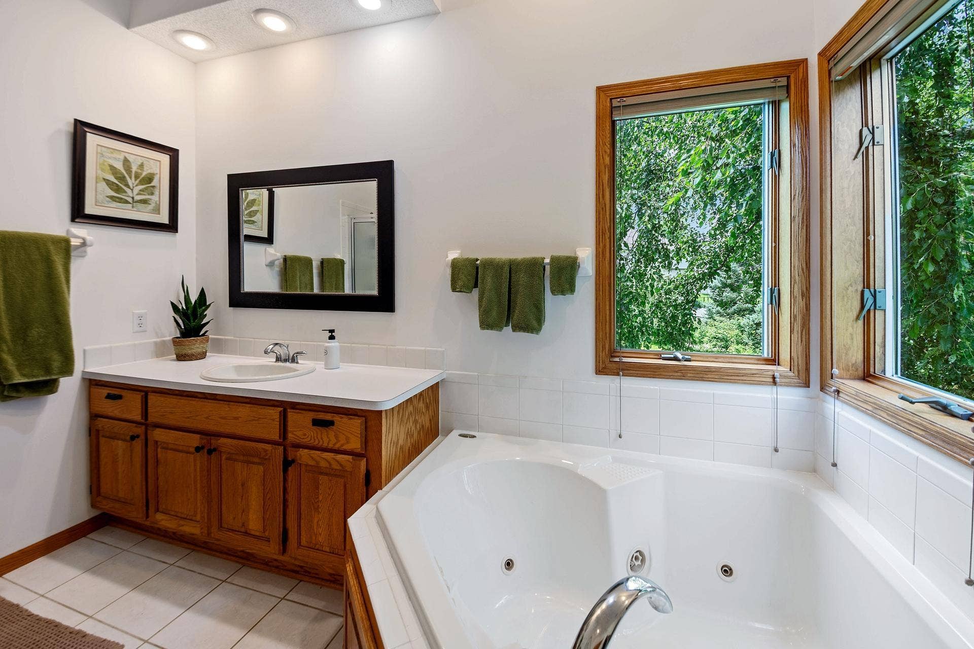 3947 Bailey Ridge Draw, Woodbury, MN 55125 1920x1280_100_1784209529969_17841495890730s7a5620.jpg