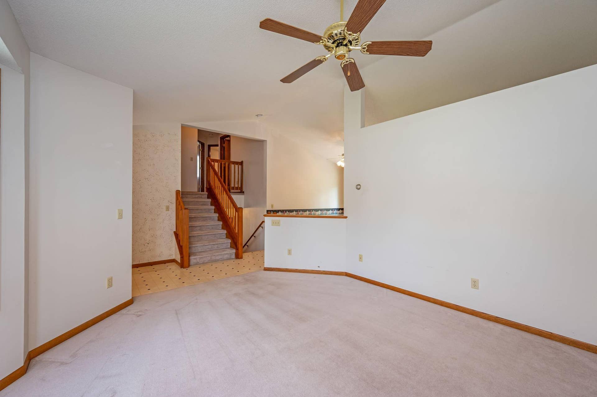 19 La Mar Court, North Mankato, MN 56003 19 La Mar Ct North Mankato MN-10.jpg