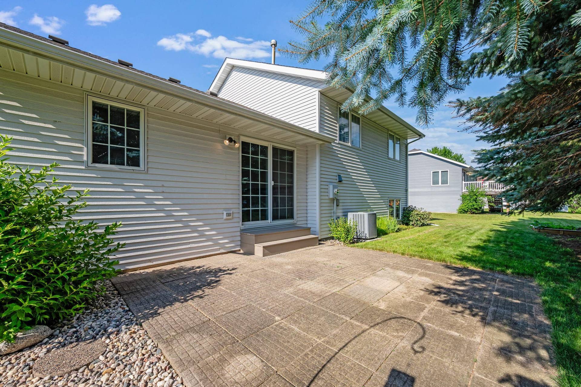 19 La Mar Court, North Mankato, MN 56003 19 La Mar Ct North Mankato MN-05.jpg