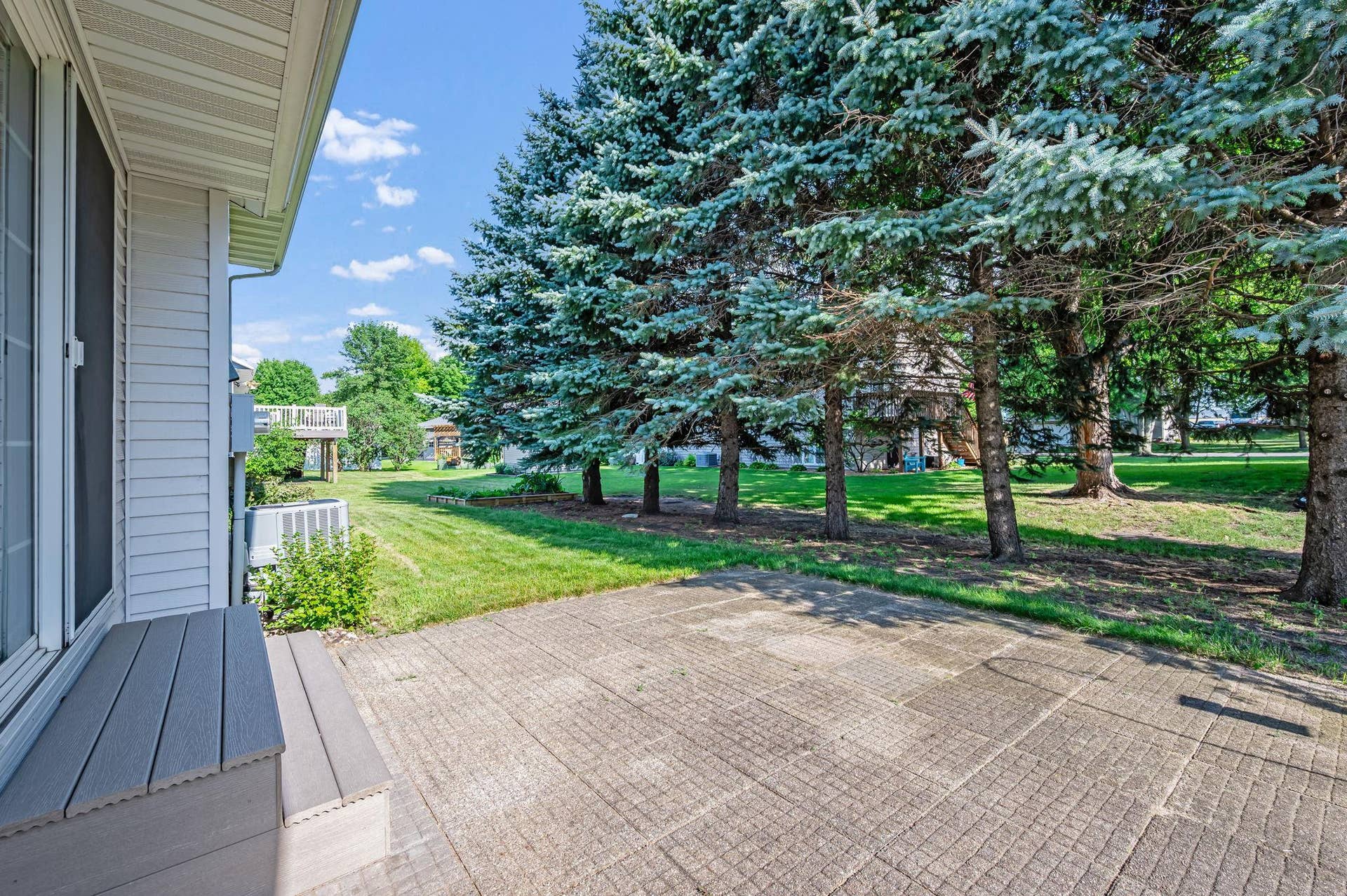 19 La Mar Court, North Mankato, MN 56003 19 La Mar Ct North Mankato MN-06.jpg