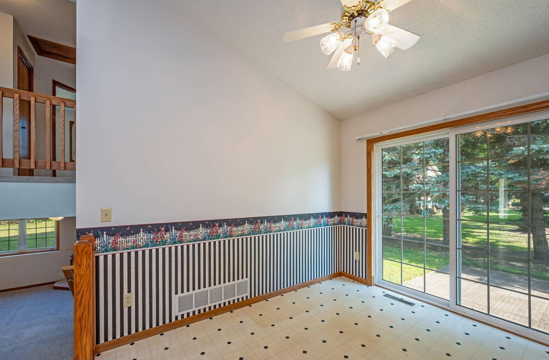 19 La Mar Court, North Mankato, MN 56003 19 La Mar Ct North Mankato MN-12.jpg