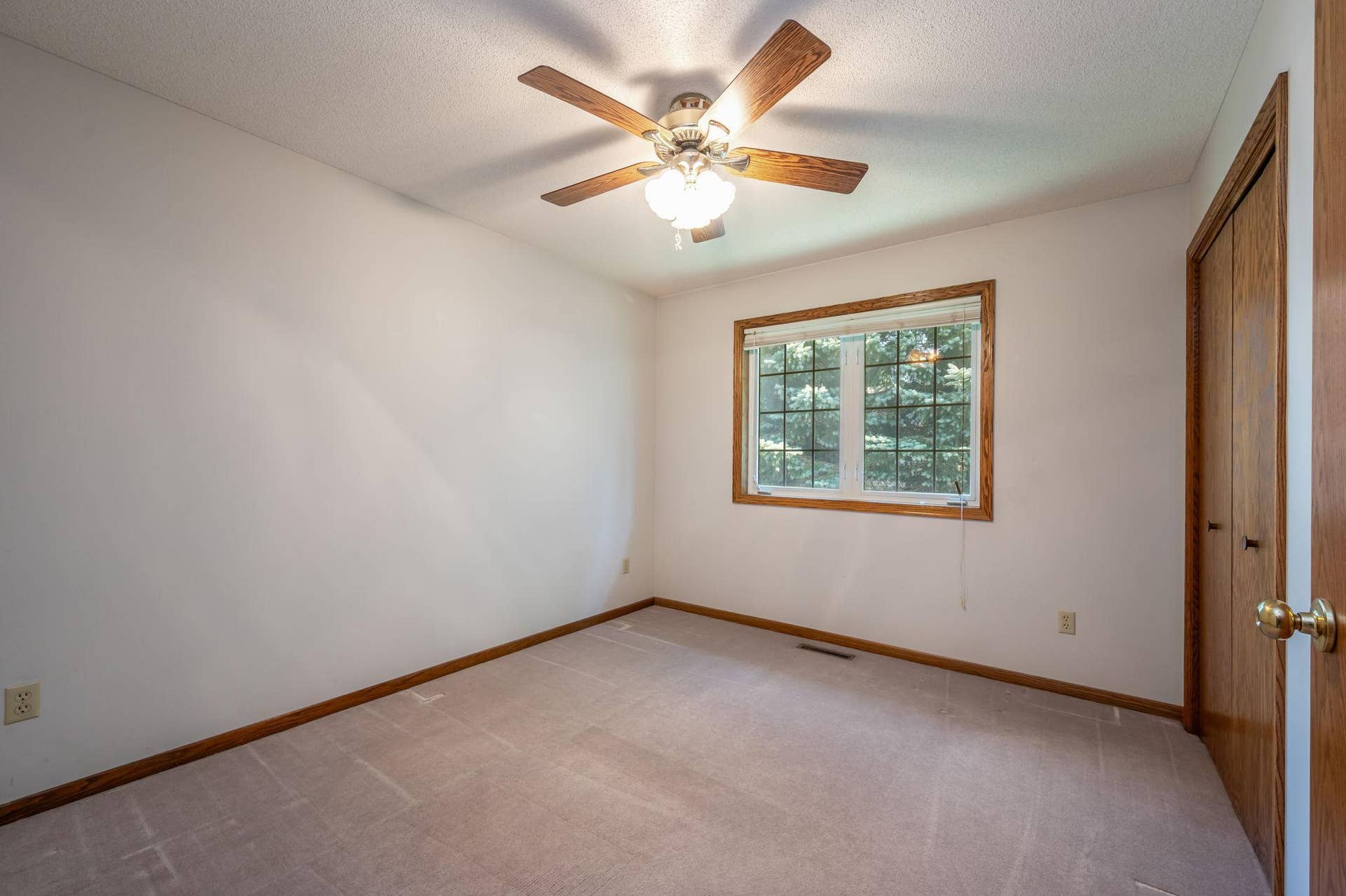19 La Mar Court, North Mankato, MN 56003 19 La Mar Ct North Mankato MN-21.jpg