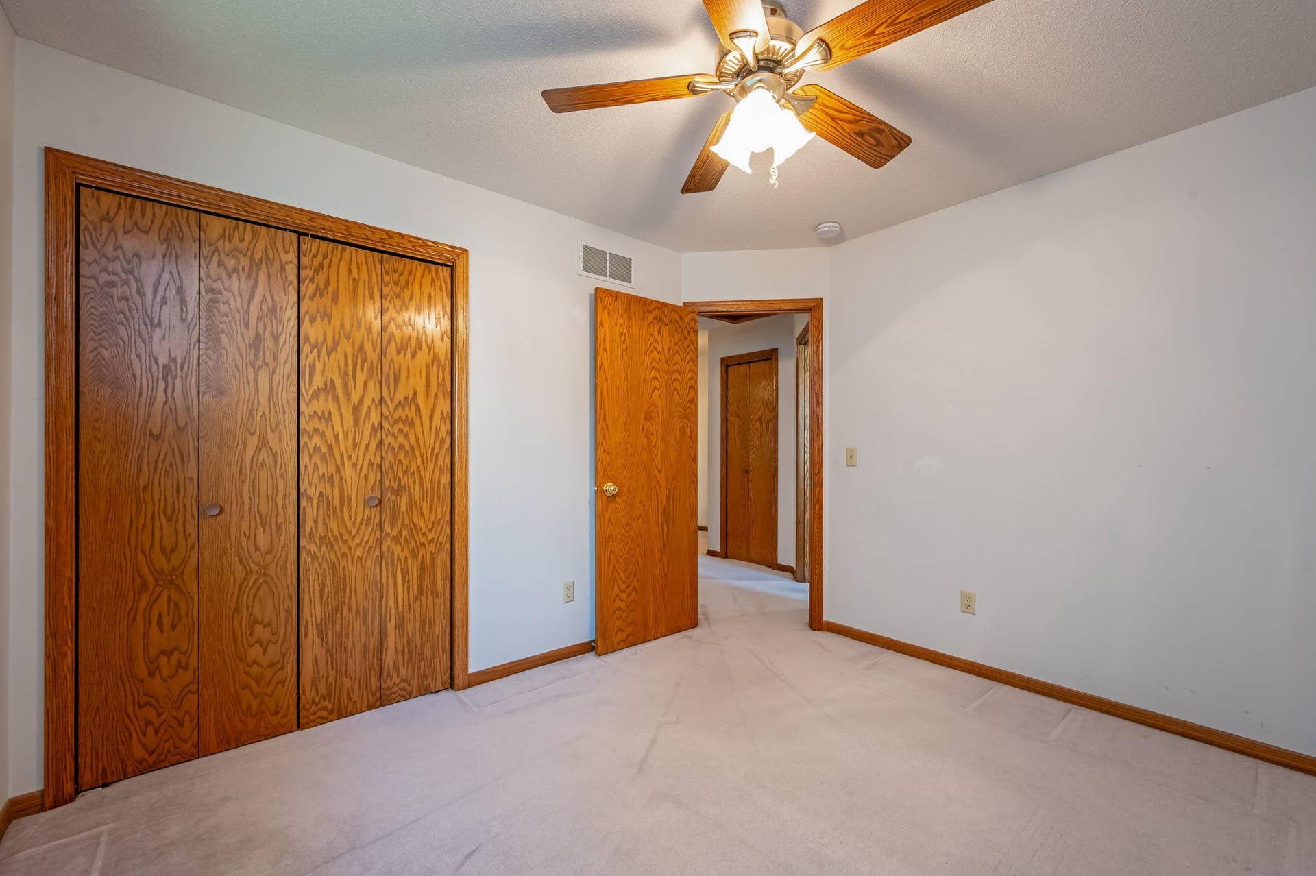 19 La Mar Court, North Mankato, MN 56003 19 La Mar Ct North Mankato MN-22.jpg