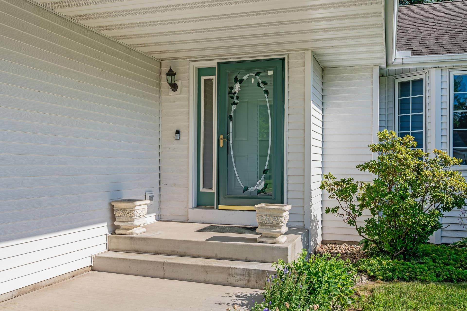 19 La Mar Court, North Mankato, MN 56003 19 La Mar Ct North Mankato MN-03.jpg