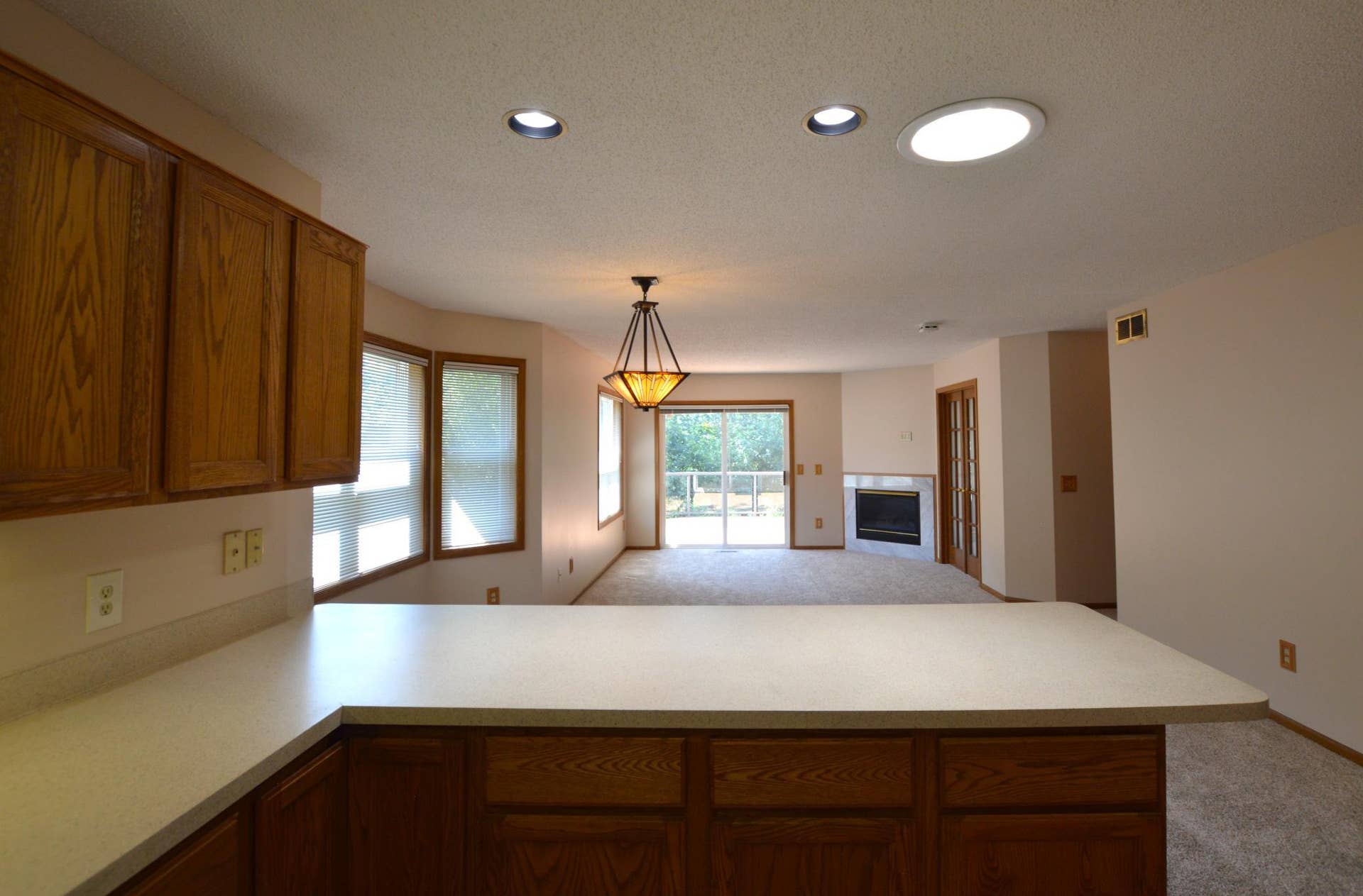 7119 48th Street N, Oakdale, MN 55128 3 x 9 Peninsula