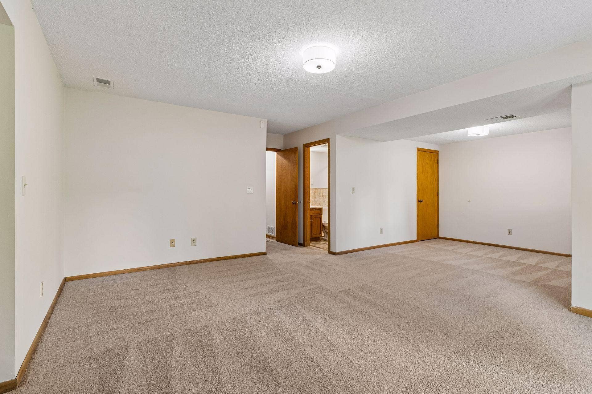 3149 Farnum Drive, Eagan, MN 55121 3149 Farnum Drive, Eagan, MN 55121
