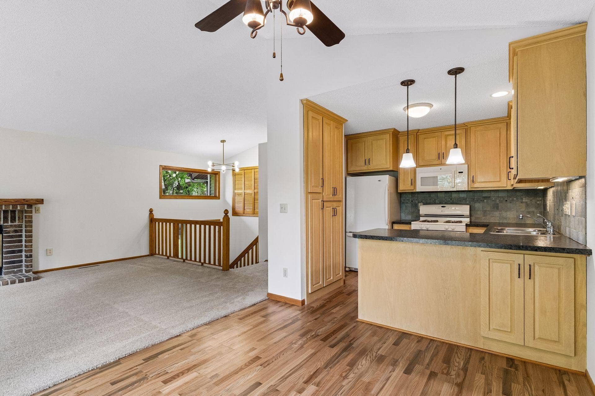 3149 Farnum Drive, Eagan, MN 55121 3149 Farnum Drive, Eagan, MN 55121