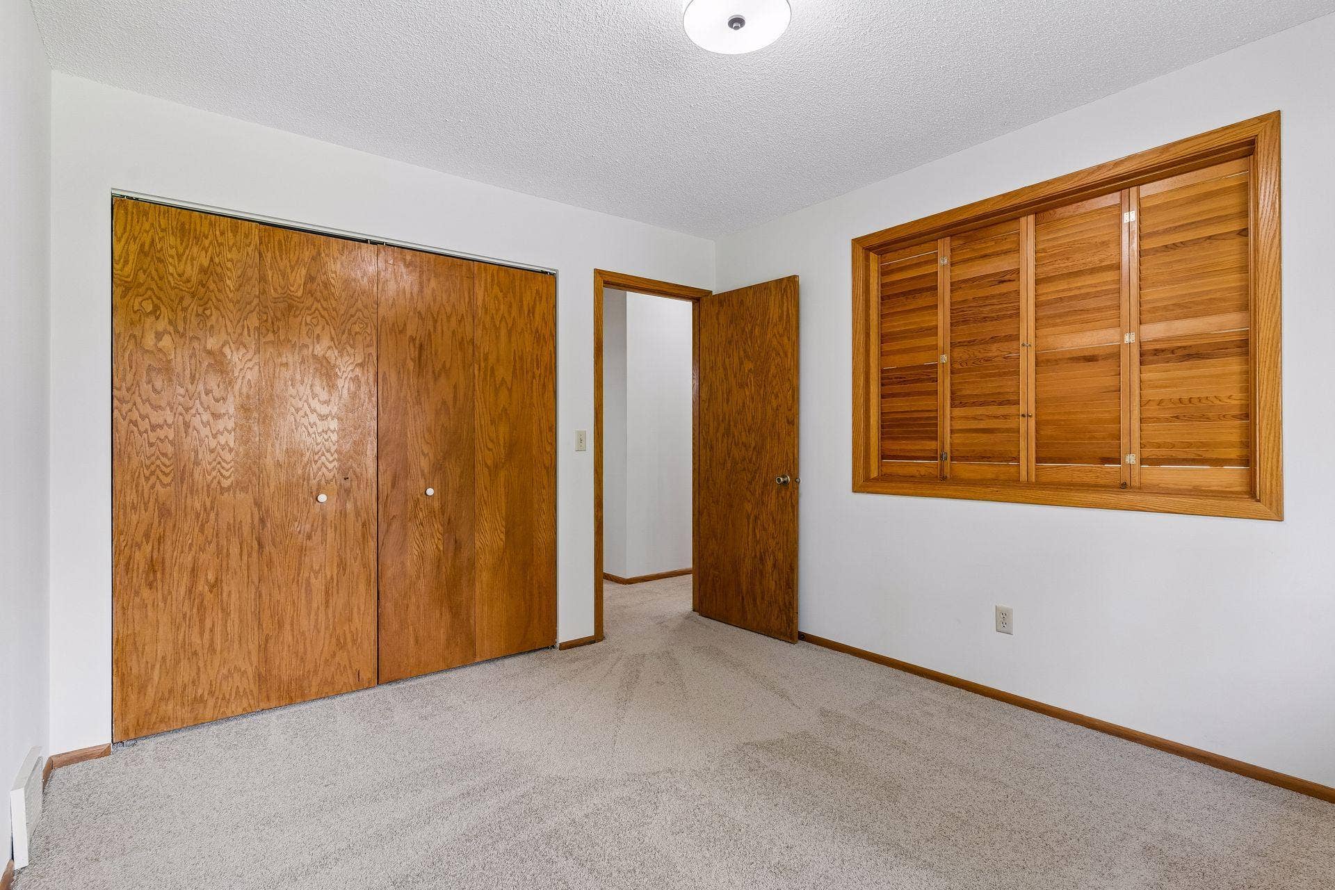 3149 Farnum Drive, Eagan, MN 55121 3149 Farnum Drive, Eagan, MN 55121