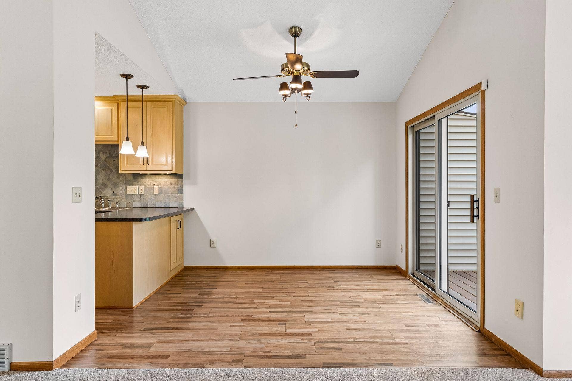 3149 Farnum Drive, Eagan, MN 55121 3149 Farnum Drive, Eagan, MN 55121