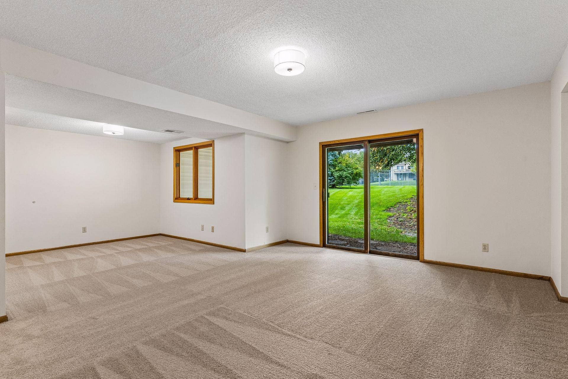 3149 Farnum Drive, Eagan, MN 55121 3149 Farnum Drive, Eagan, MN 55121