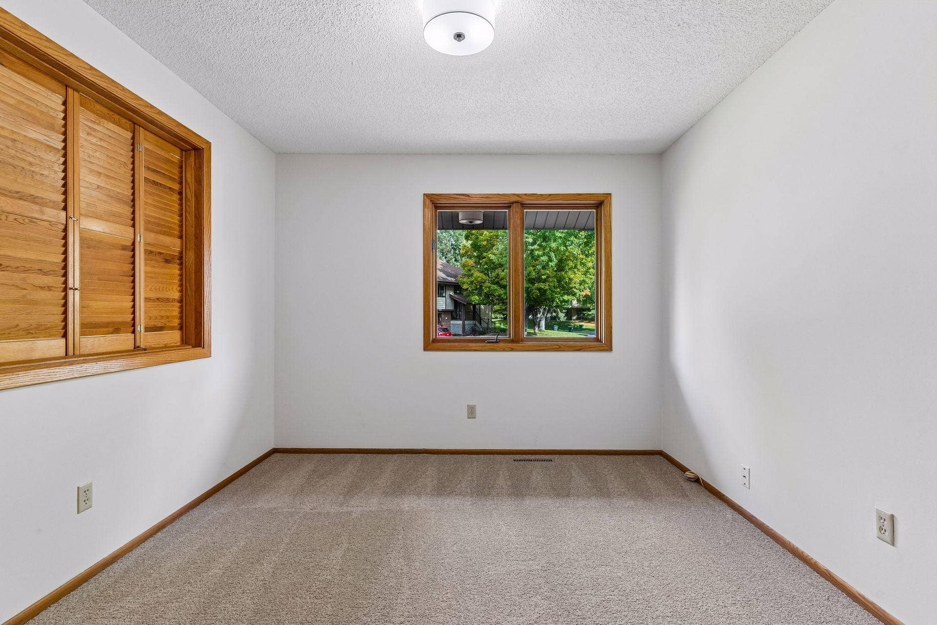 3149 Farnum Drive, Eagan, MN 55121 3149 Farnum Drive, Eagan, MN 55121