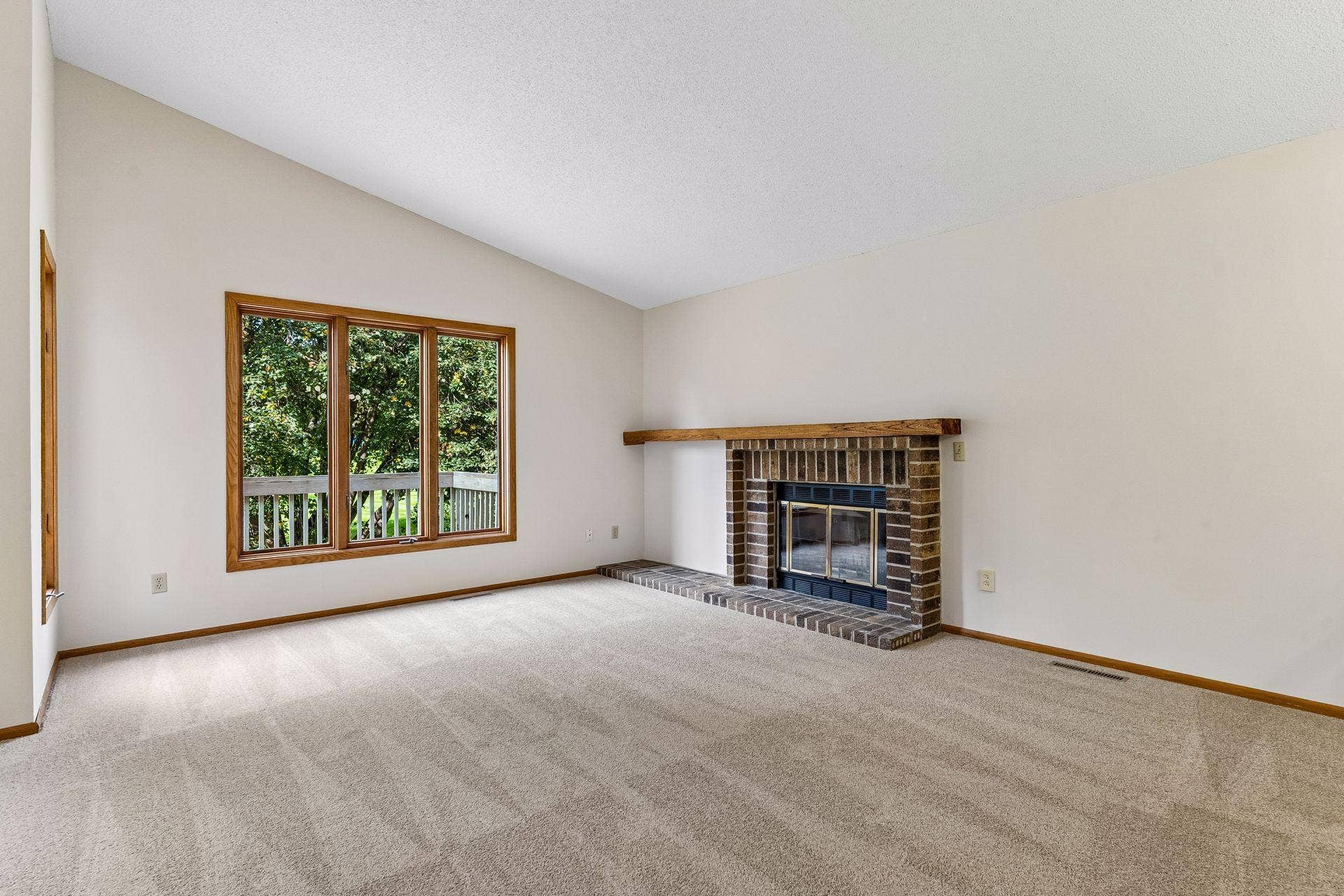 3149 Farnum Drive, Eagan, MN 55121 3149 Farnum Drive, Eagan, MN 55121